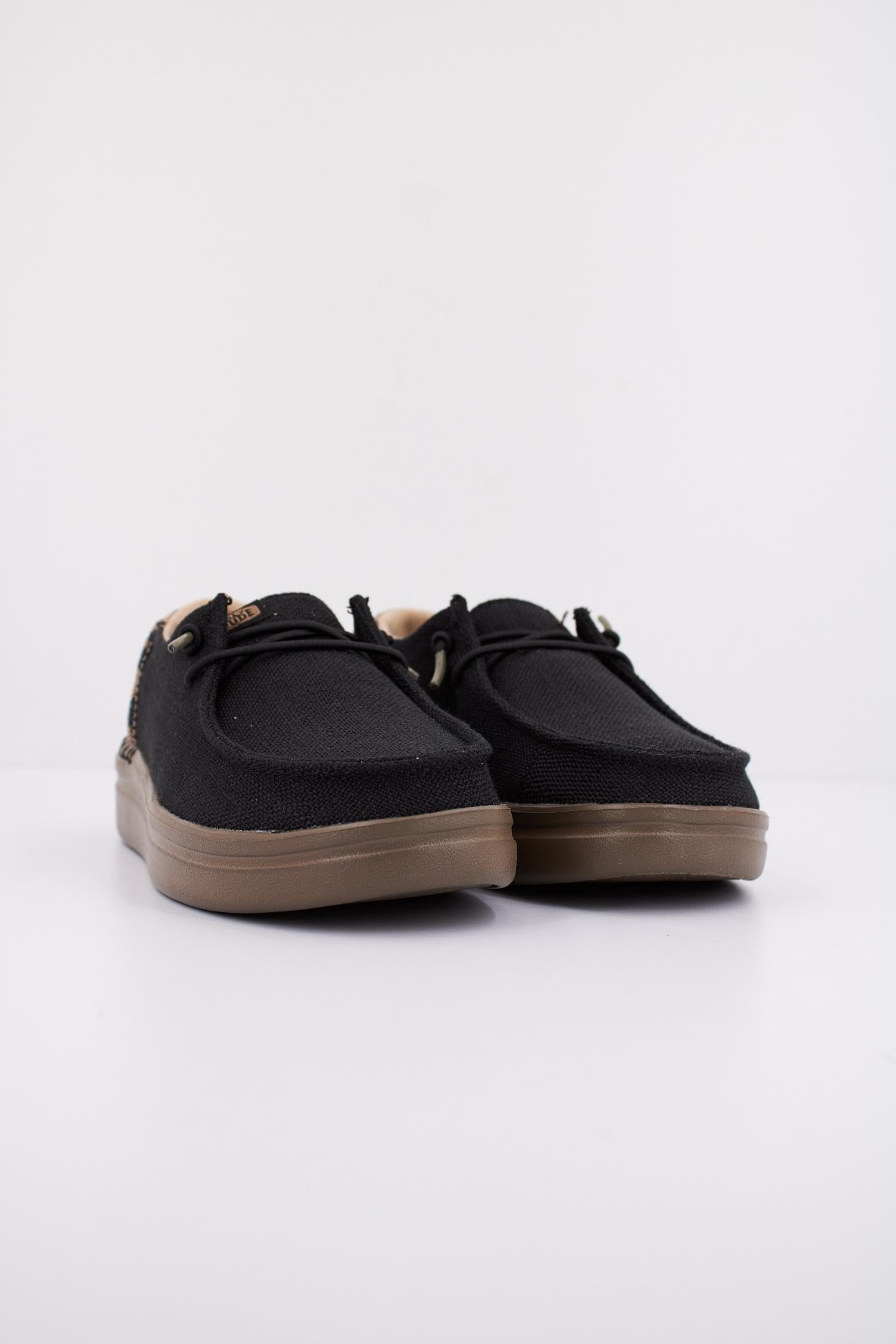 HEY DUDE WENDY RISE LEO en color NEGRO (2)