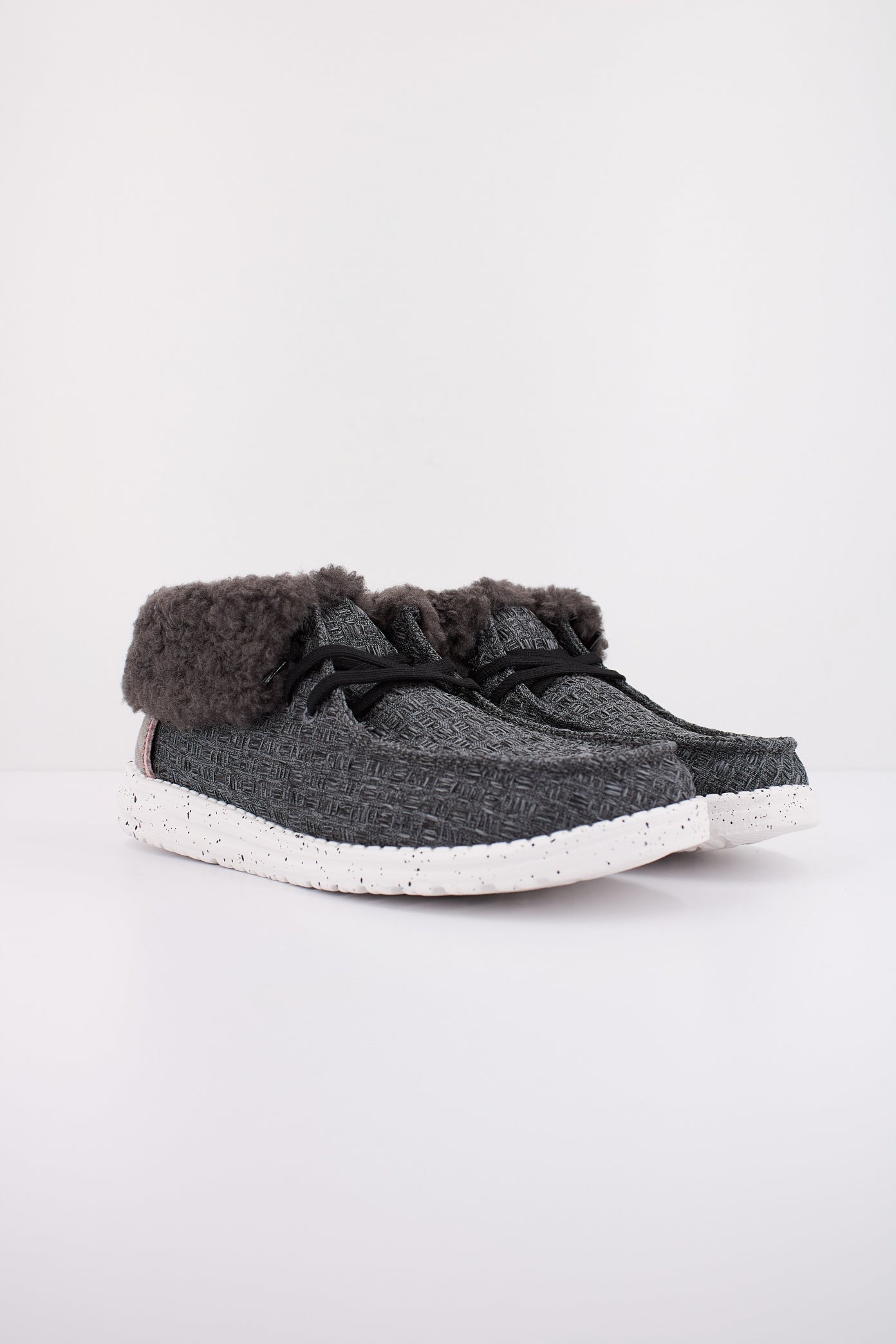 HEY DUDE WENDY FOLD STITCH COZY en color GRIS (2)