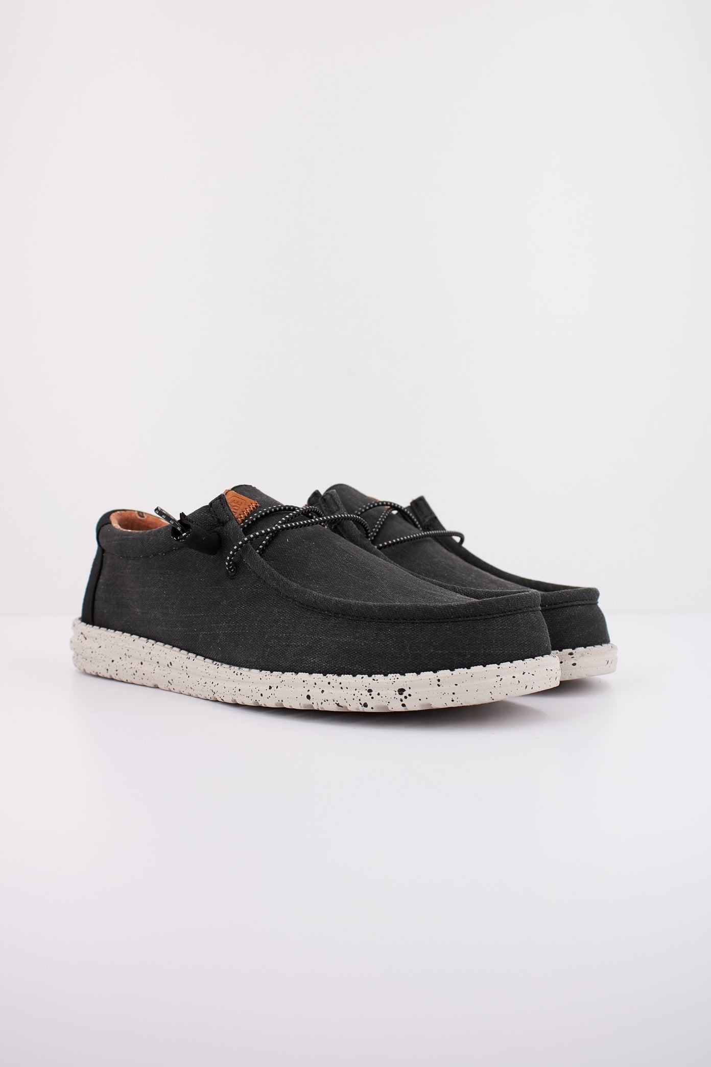 HEY DUDE WALLY WASHED CANVAS en color NEGRO (2)