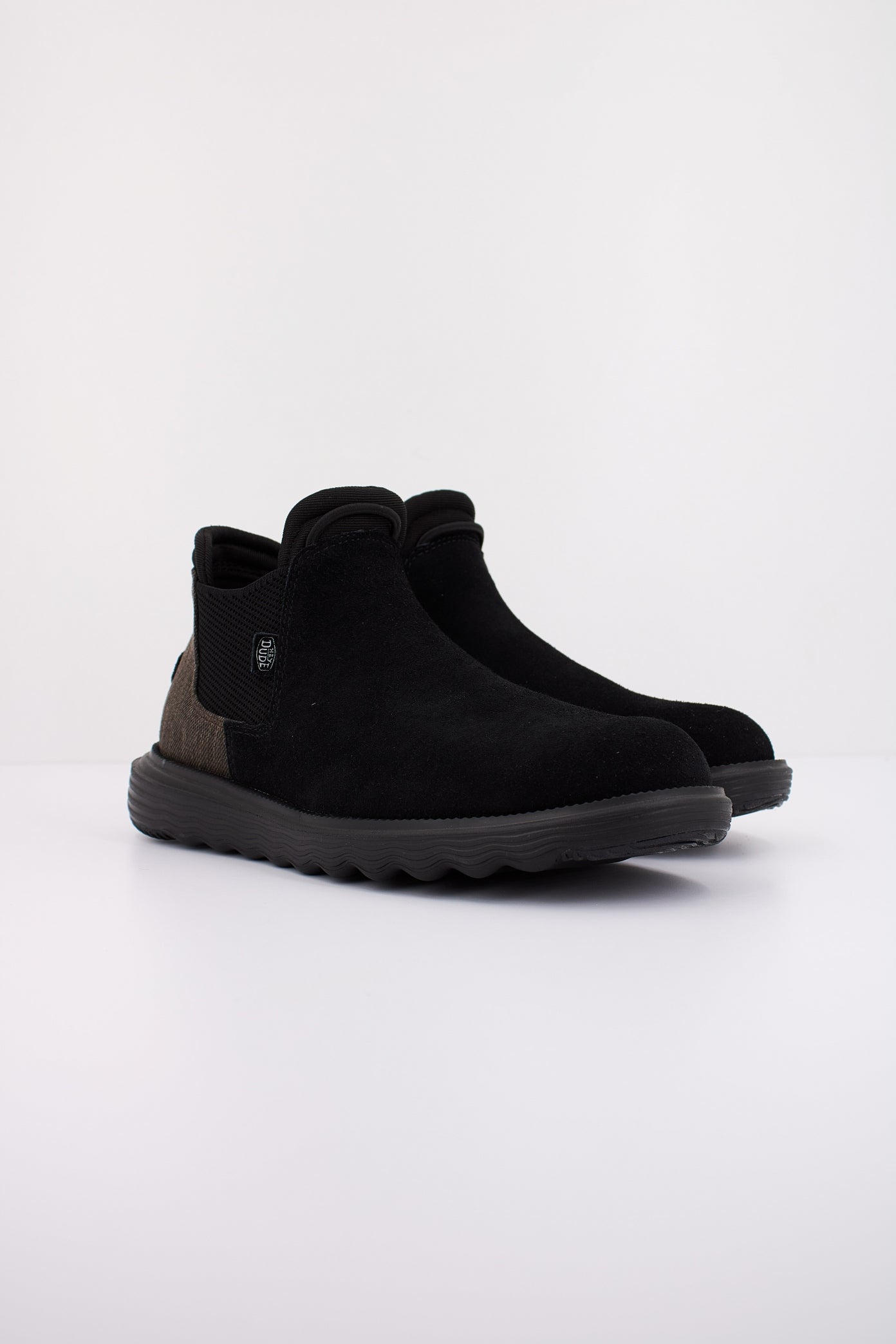 HEY DUDE BRANSON BOOT SUEDE en color NEGRO (2)