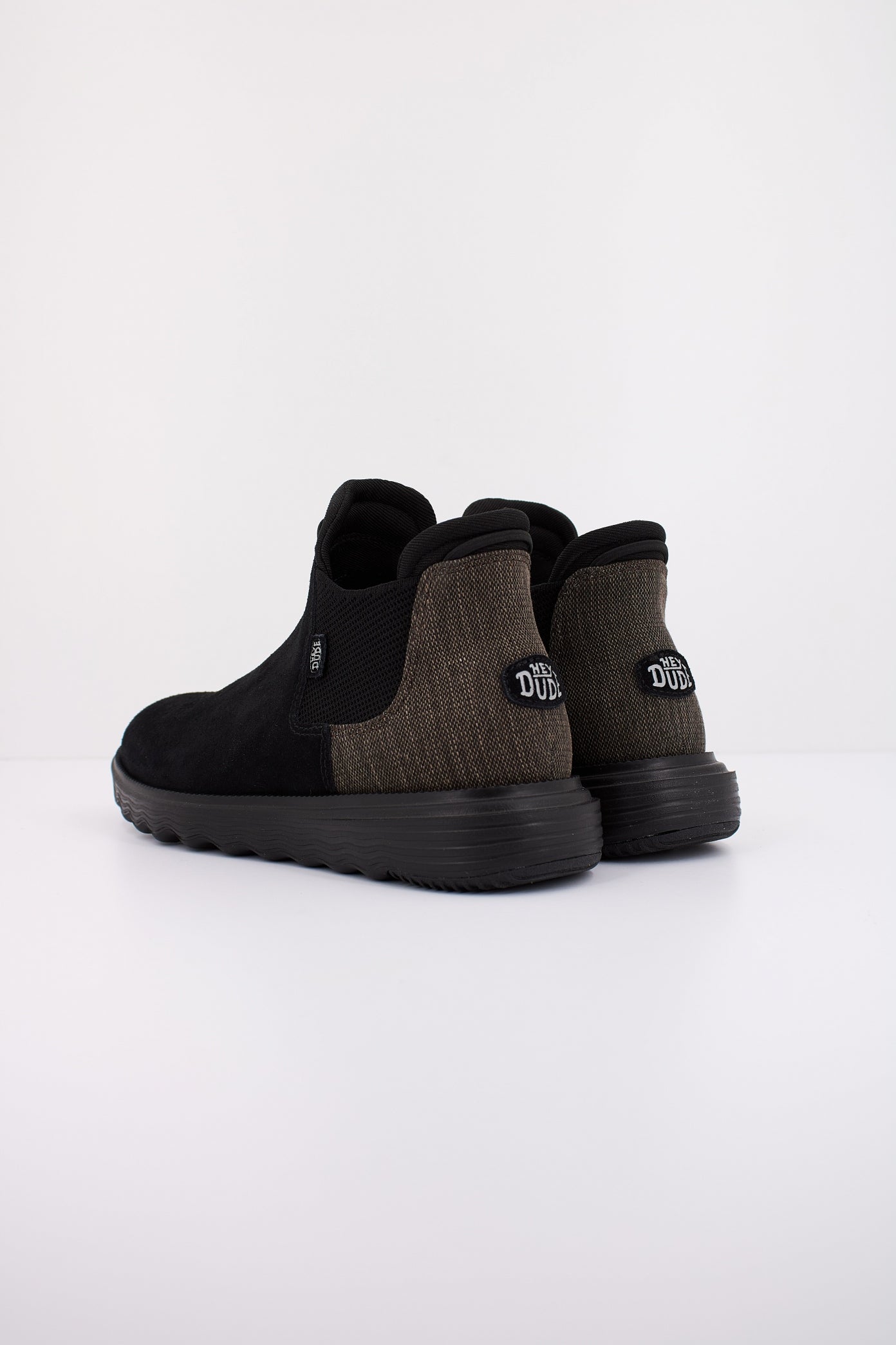 HEY DUDE BRANSON BOOT SUEDE en color NEGRO (4)