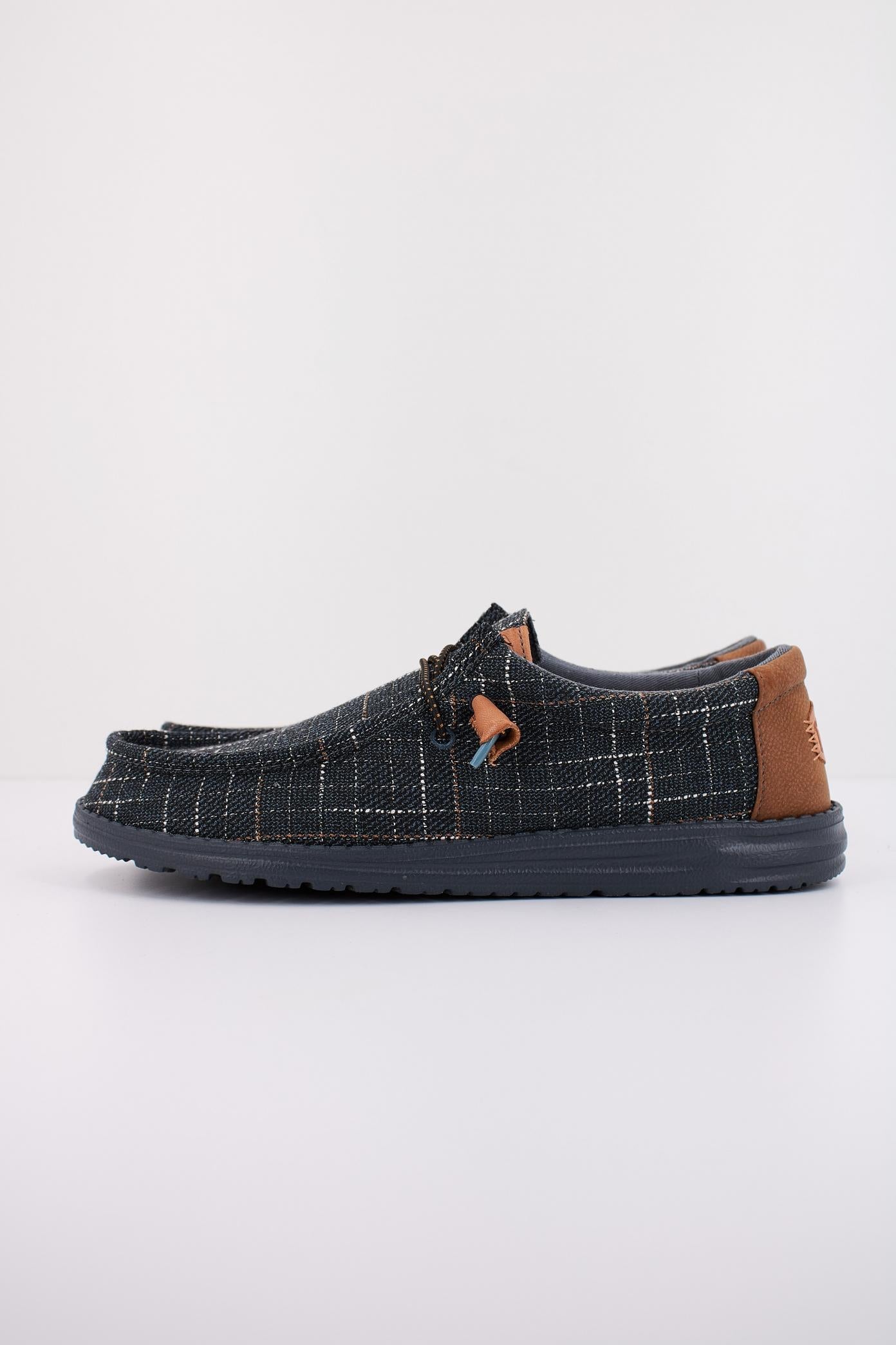 HEY DUDE WALLY PLAID en color AZUL (1)