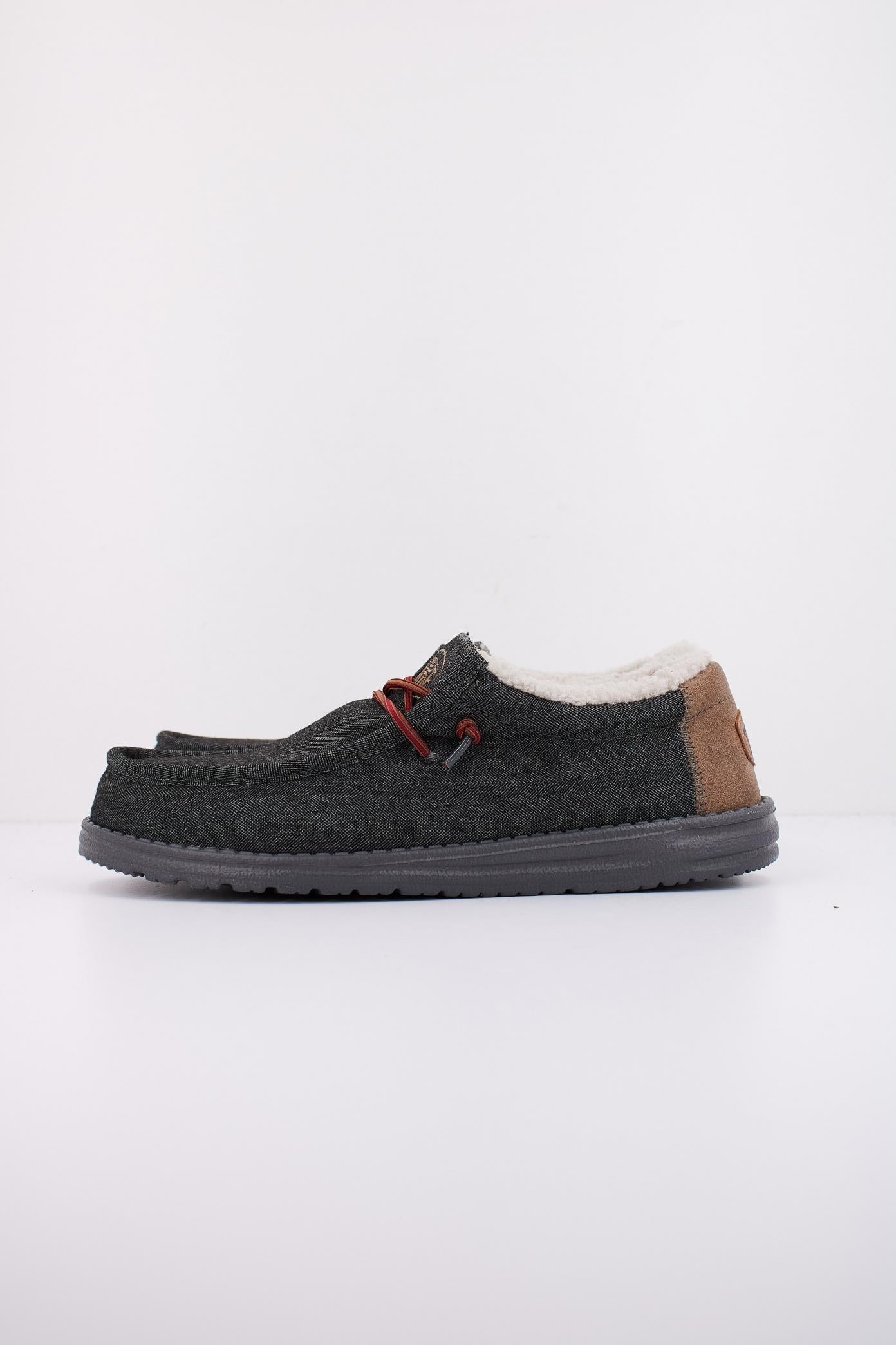 HEY DUDE WALLY en color GRIS (1)