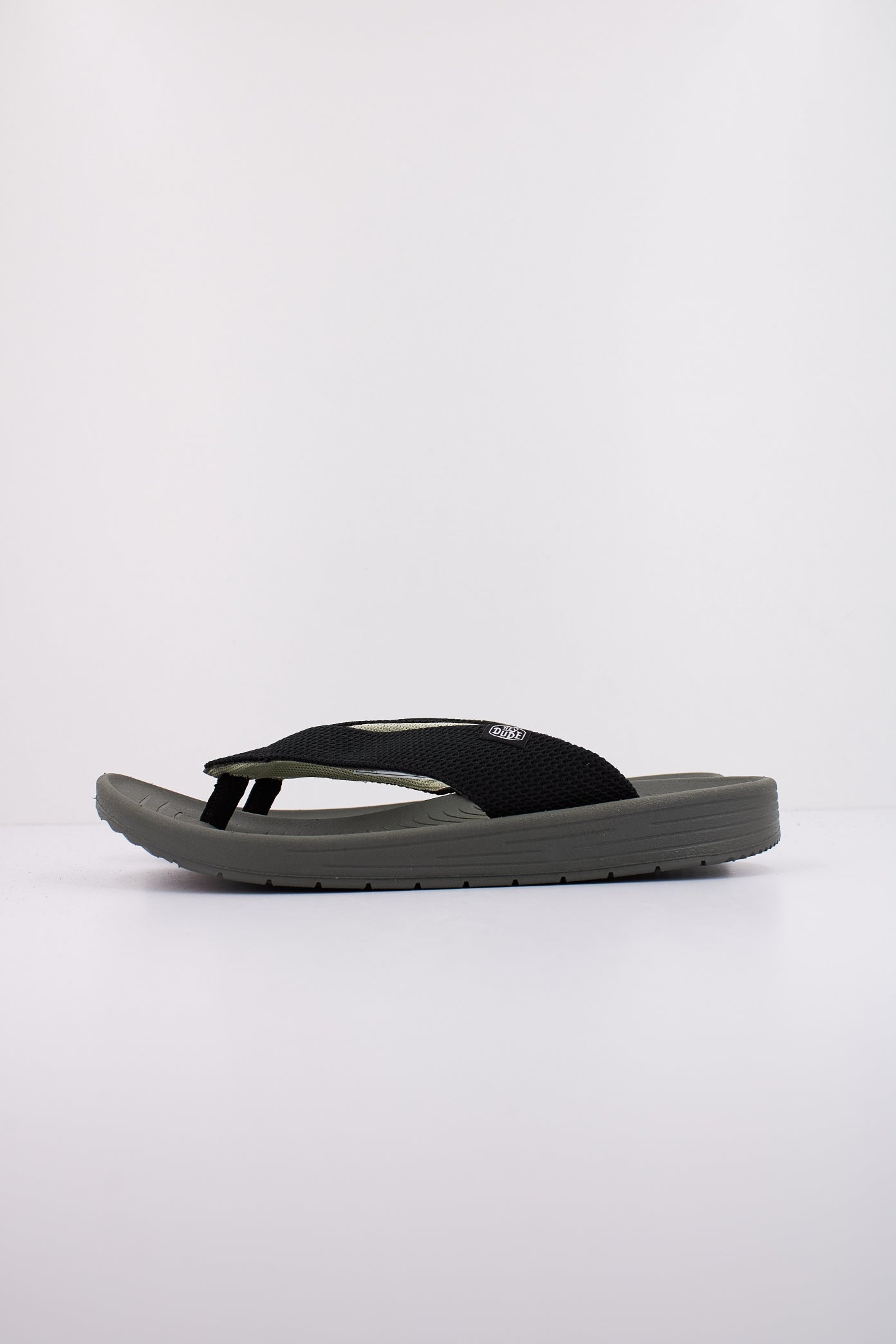 HEY DUDE MILO en color NEGRO  (1)