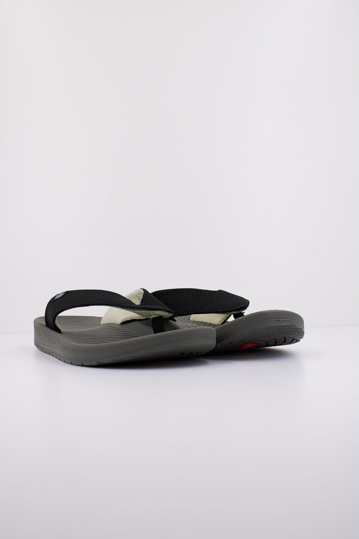 HEY DUDE MILO en color NEGRO  (2)