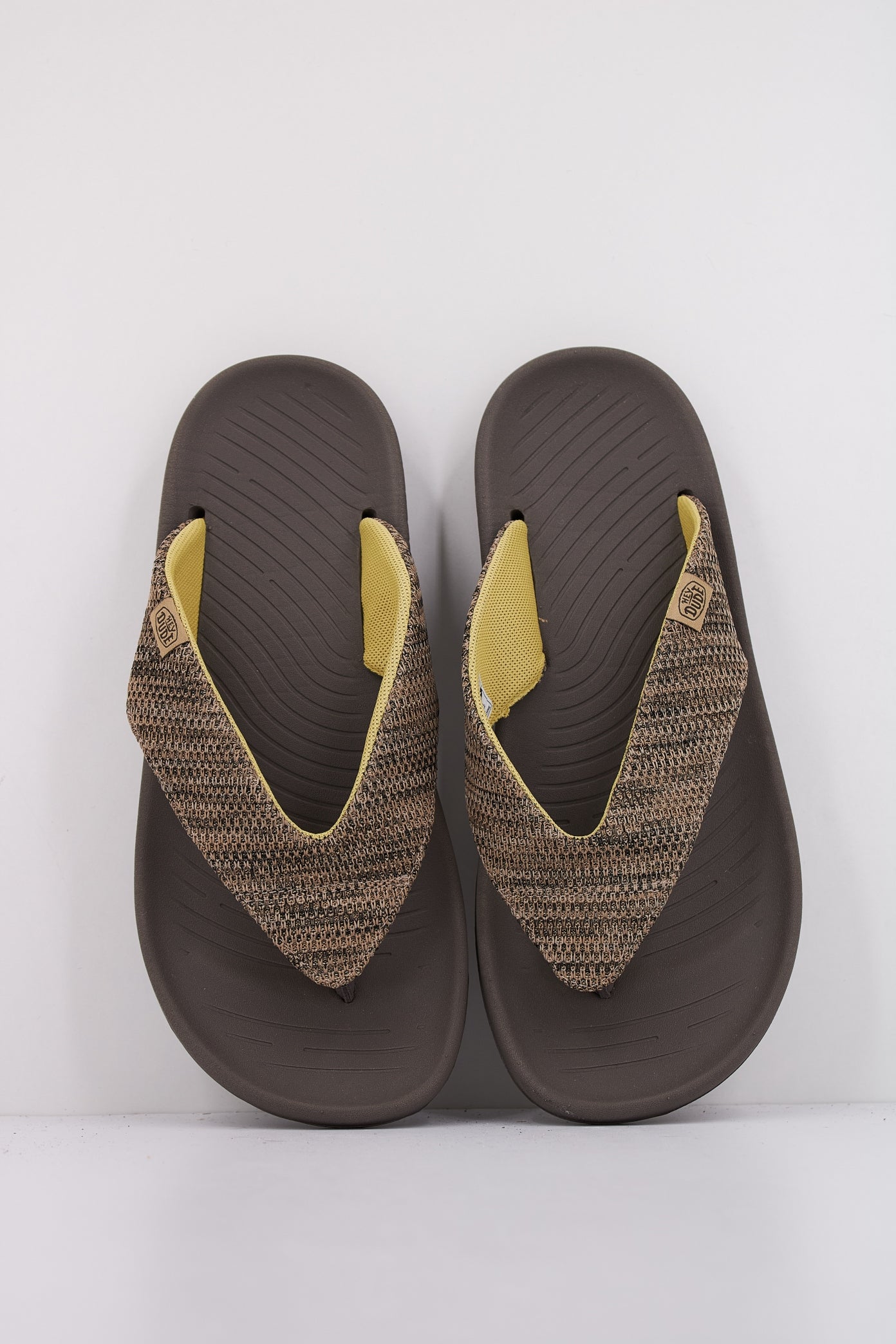 HEY DUDE MILO en color MARRON CLARO (3)