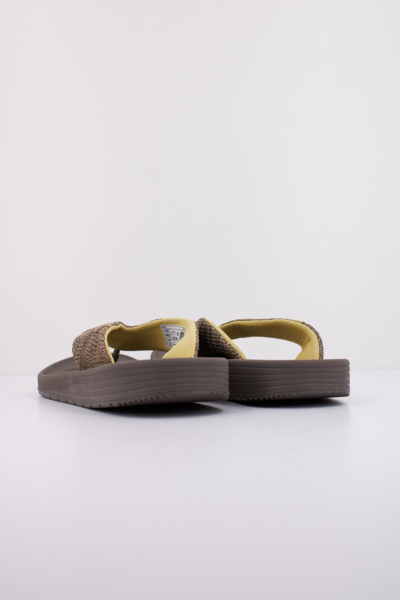 HEY DUDE MILO en color MARRON CLARO (4)