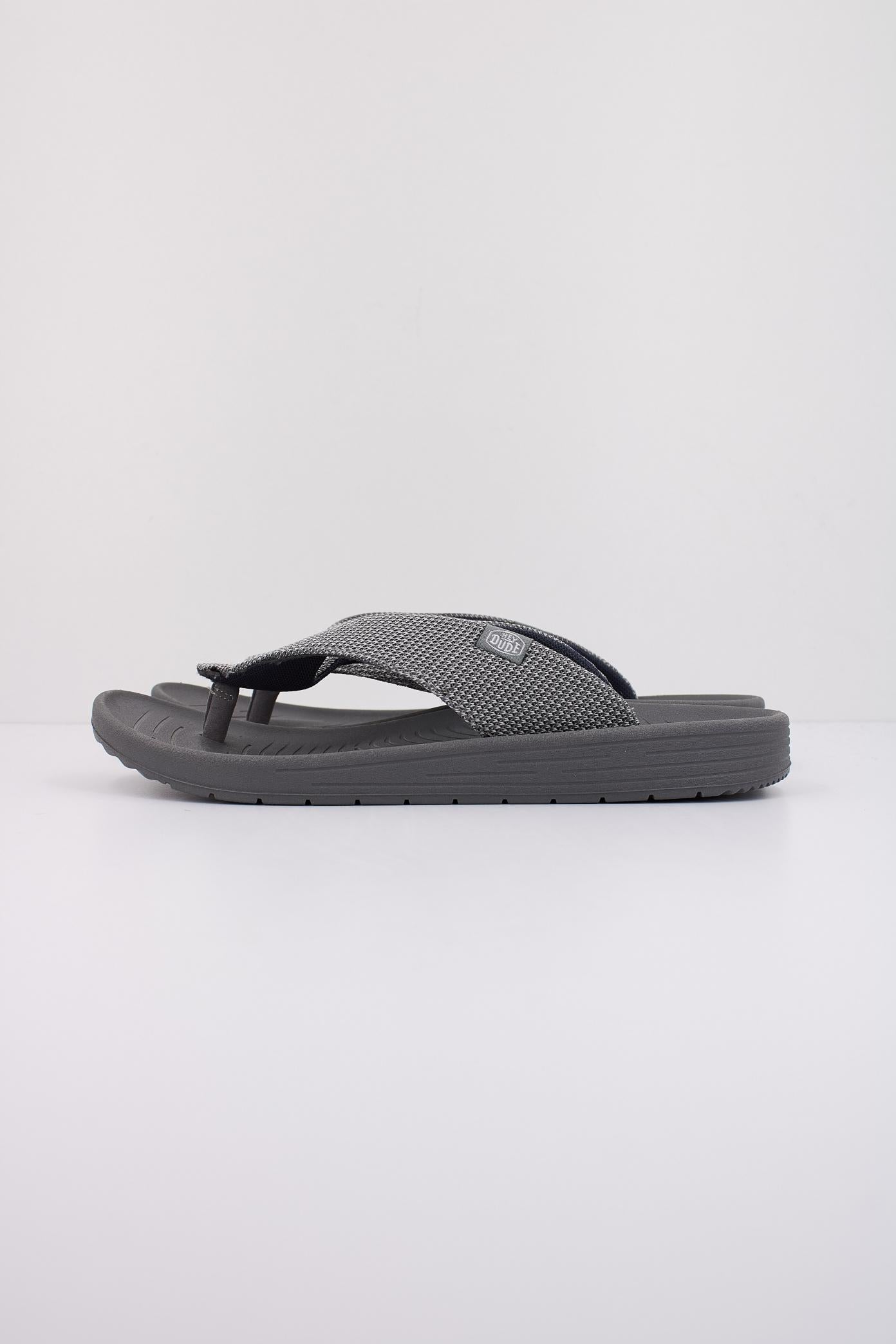 HEY DUDE MILO en color GRIS (1)