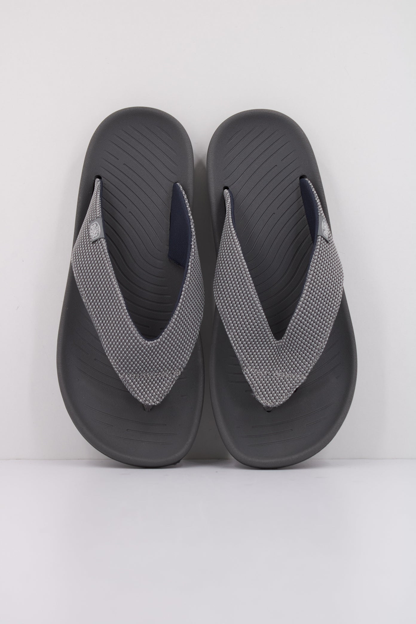 HEY DUDE MILO en color GRIS (3)