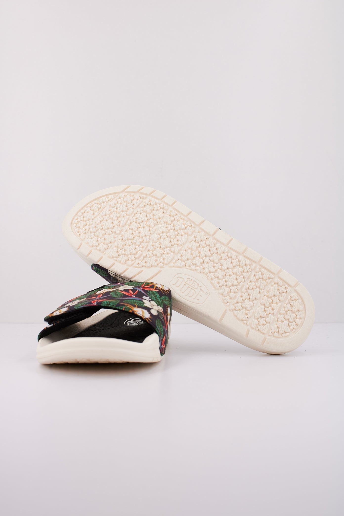 HEY DUDE PHOENIX en color FLORAL (5)