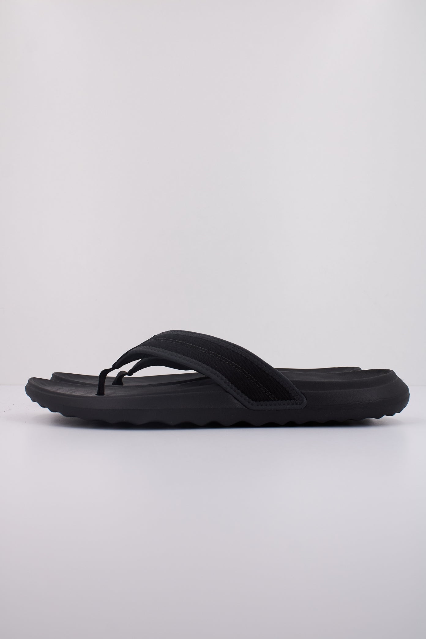 HEY DUDE  MILO en color NEGRO  (1)