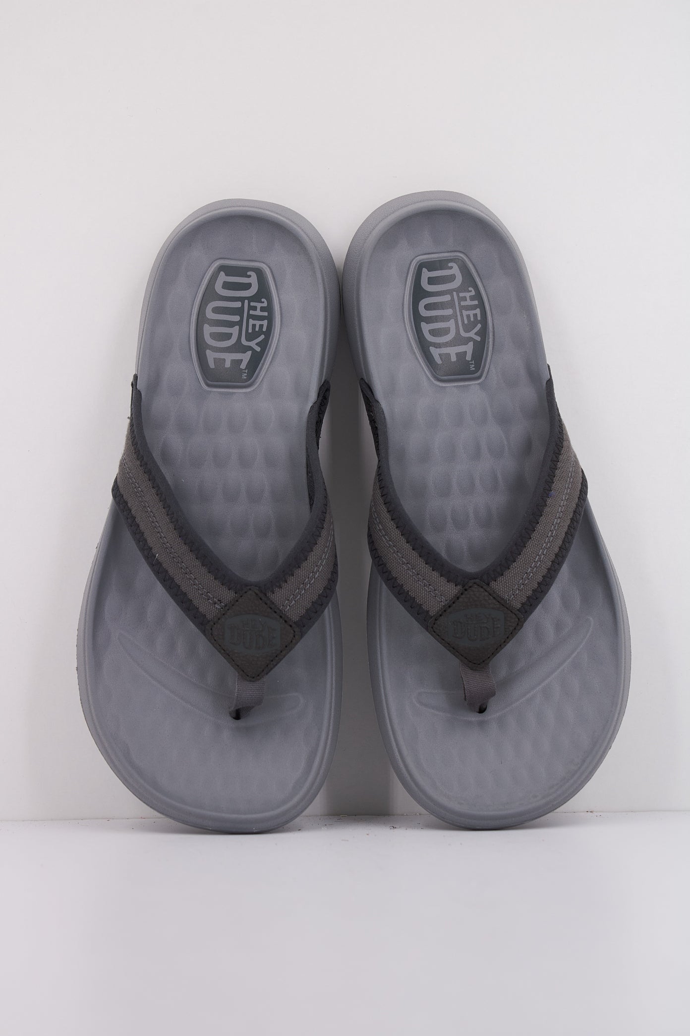 HEY DUDE  MILO en color GRIS  (3)