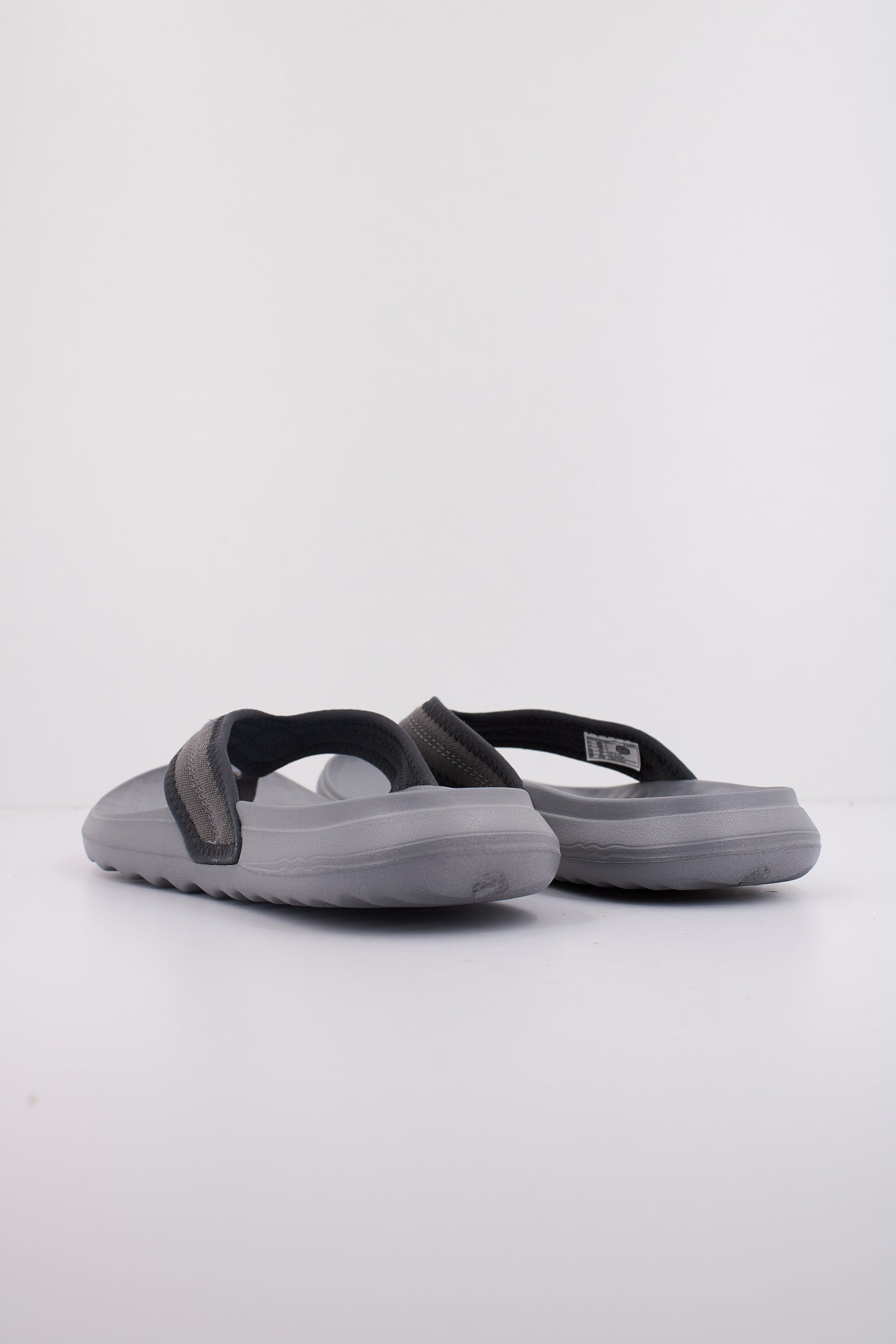 HEY DUDE  MILO en color GRIS  (4)