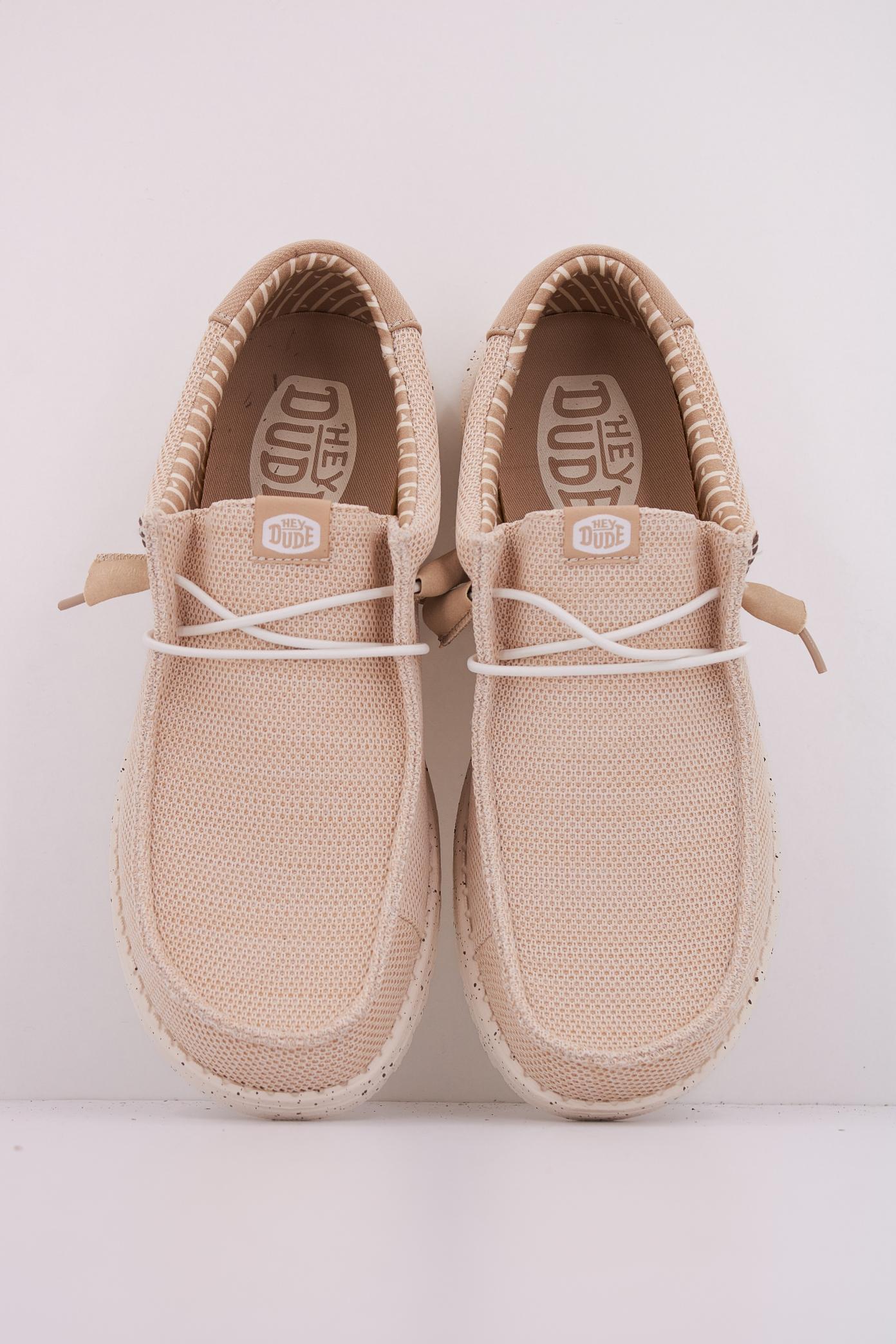 HEY DUDE WALLY STRETCH SOX en color BEIS (3)