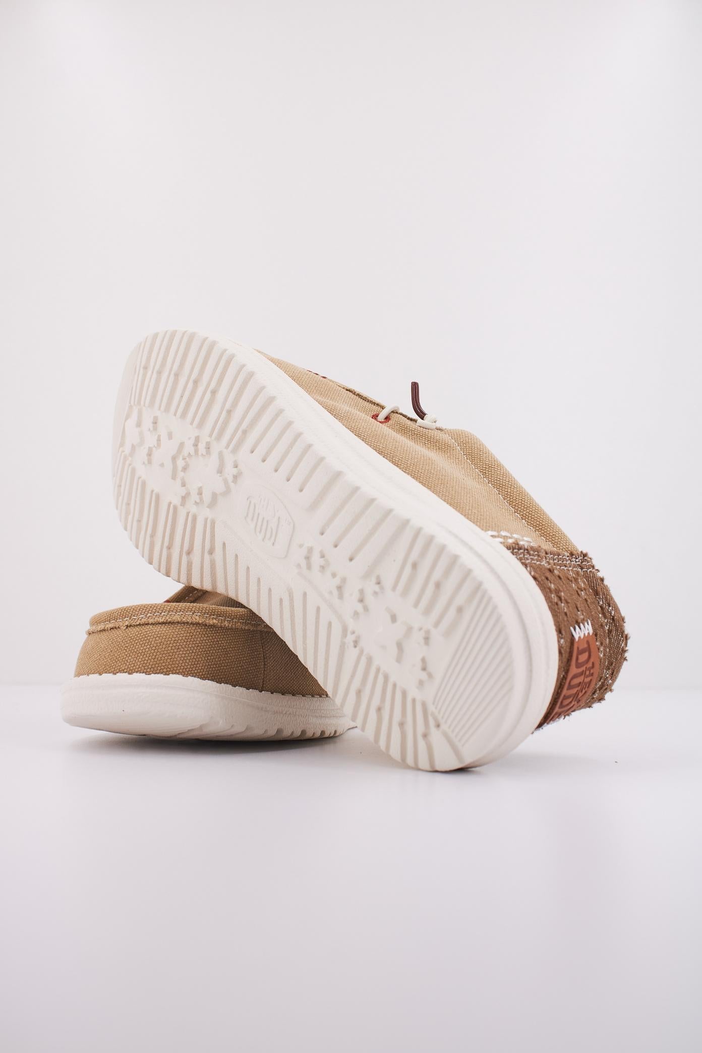 HEY DUDE WALLY WORKWEAR en color BEIS (5)