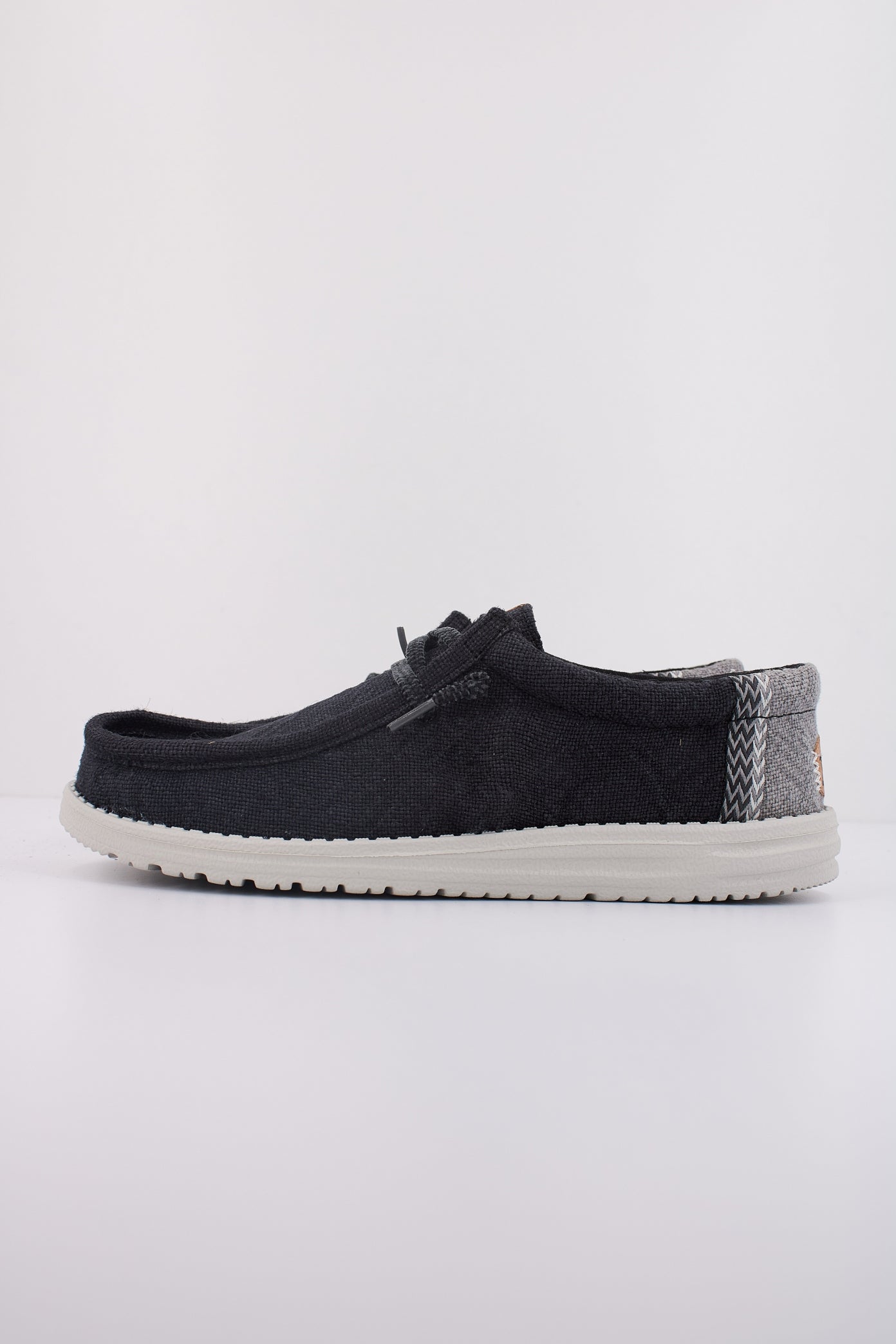 HEY DUDE WALLY JUTE en color NEGRO (1)
