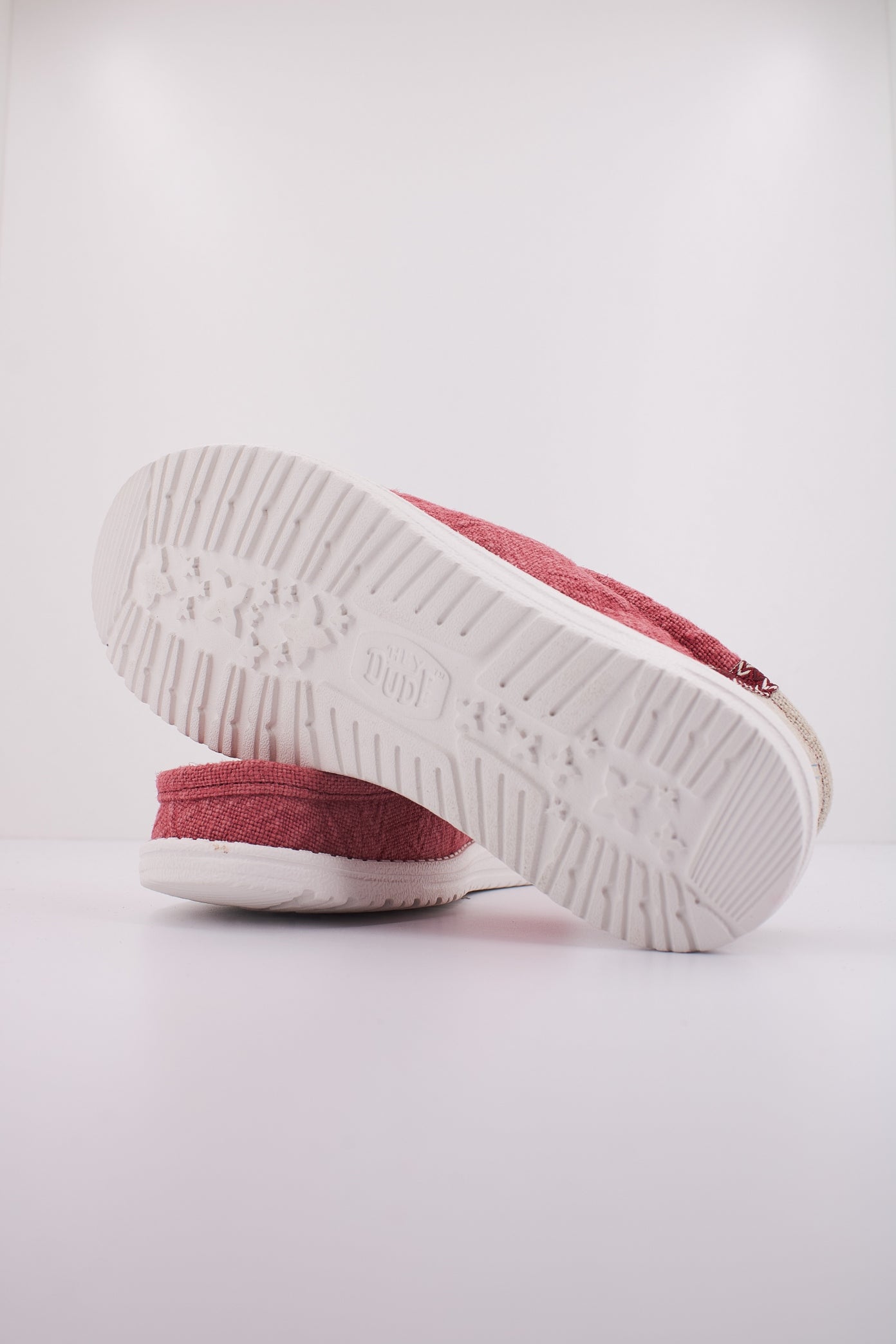 HEY DUDE WALLY JUTE en color ROJO (5)