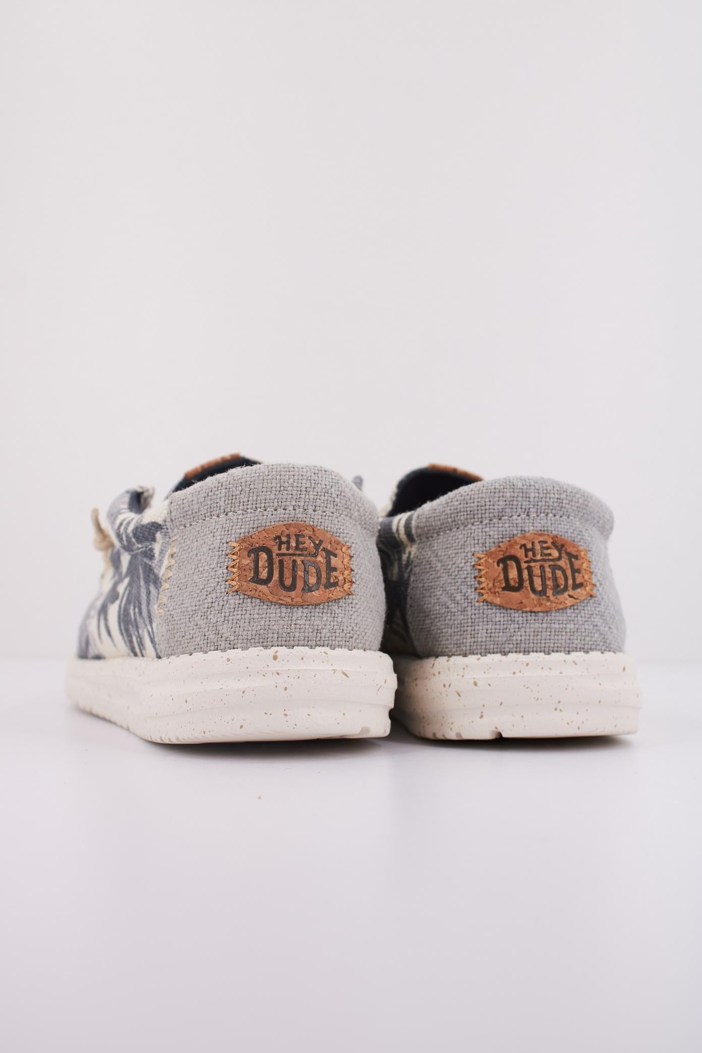 HEY DUDE WALLY PALM JUTE en color GRIS (4)