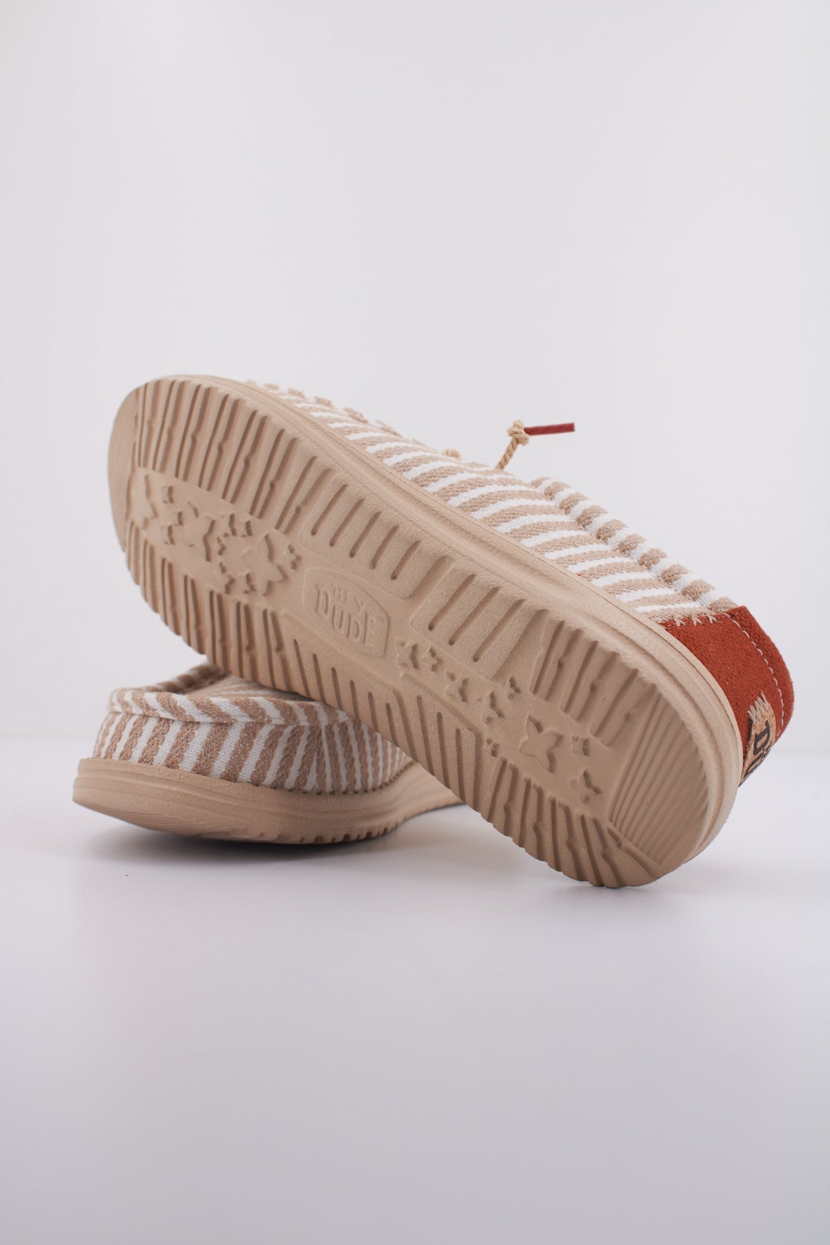 HEY DUDE WALLY RESORT en color MARRON CLARO (5)