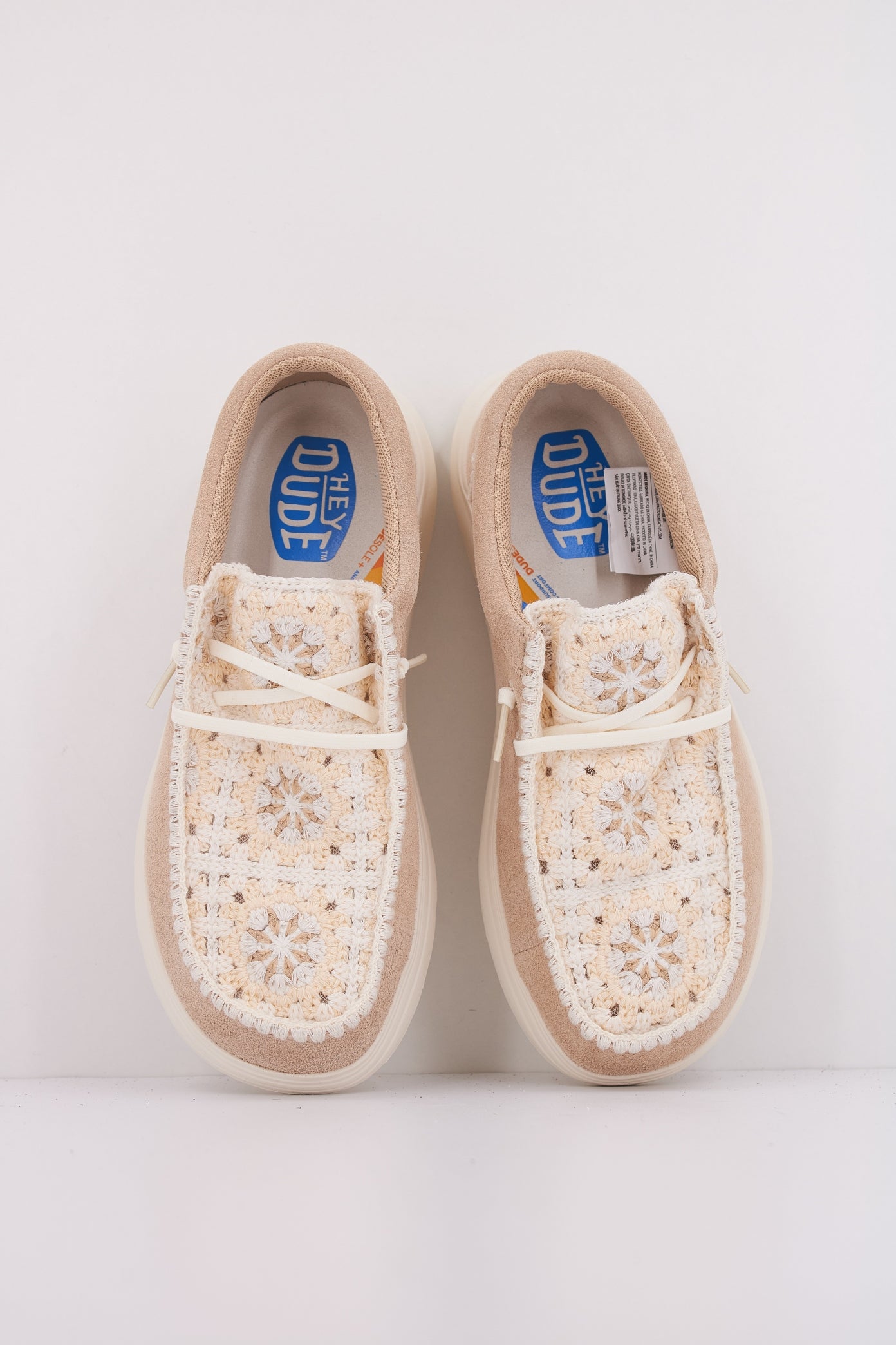 HEY DUDE WENDY COMF SUEDE CROCHET en color MARRON CLARO (3)