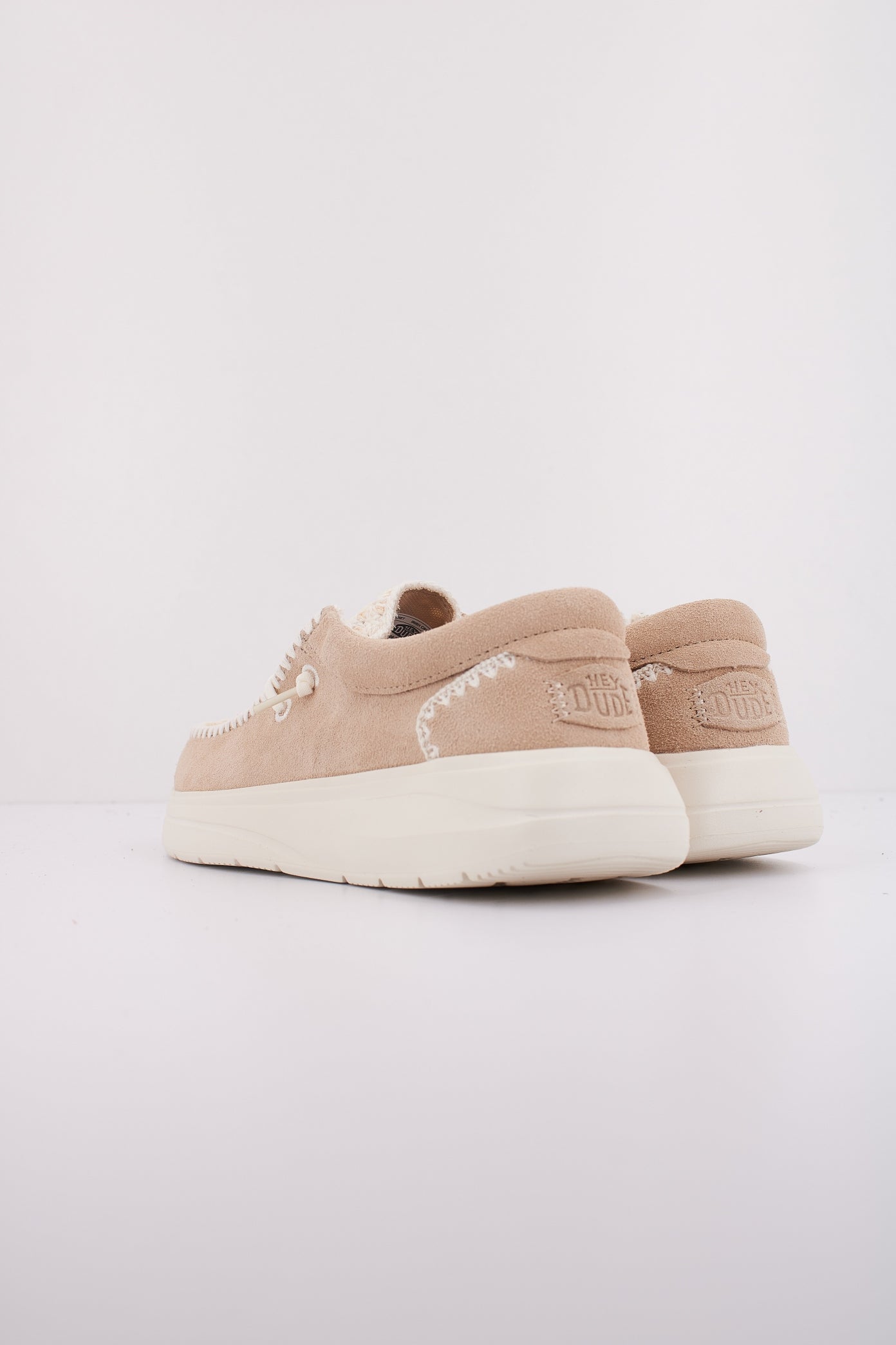 HEY DUDE WENDY COMF SUEDE CROCHET en color MARRON CLARO (4)