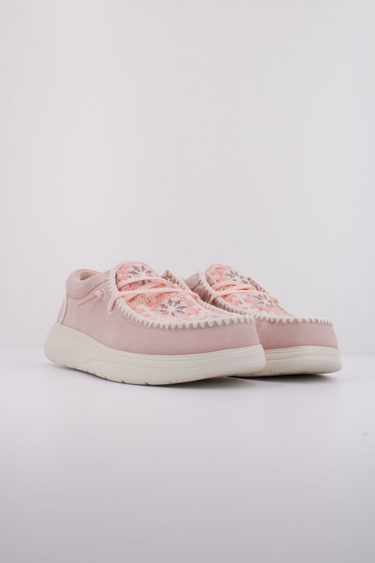 HEY DUDE WENDY COMF SUEDE CROCHET en color ROSA (2)