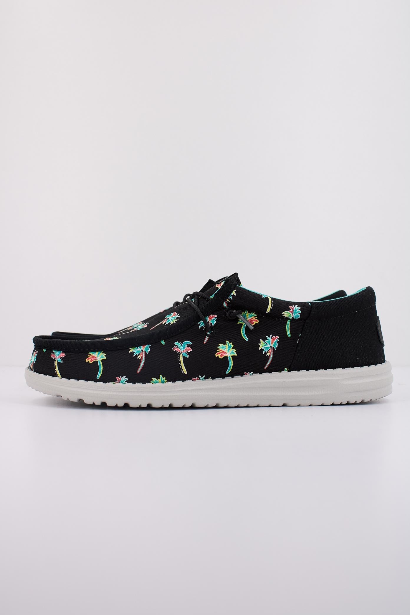 HEY DUDE WALLY FUNK PARTY PALM en color NEGRO (1)