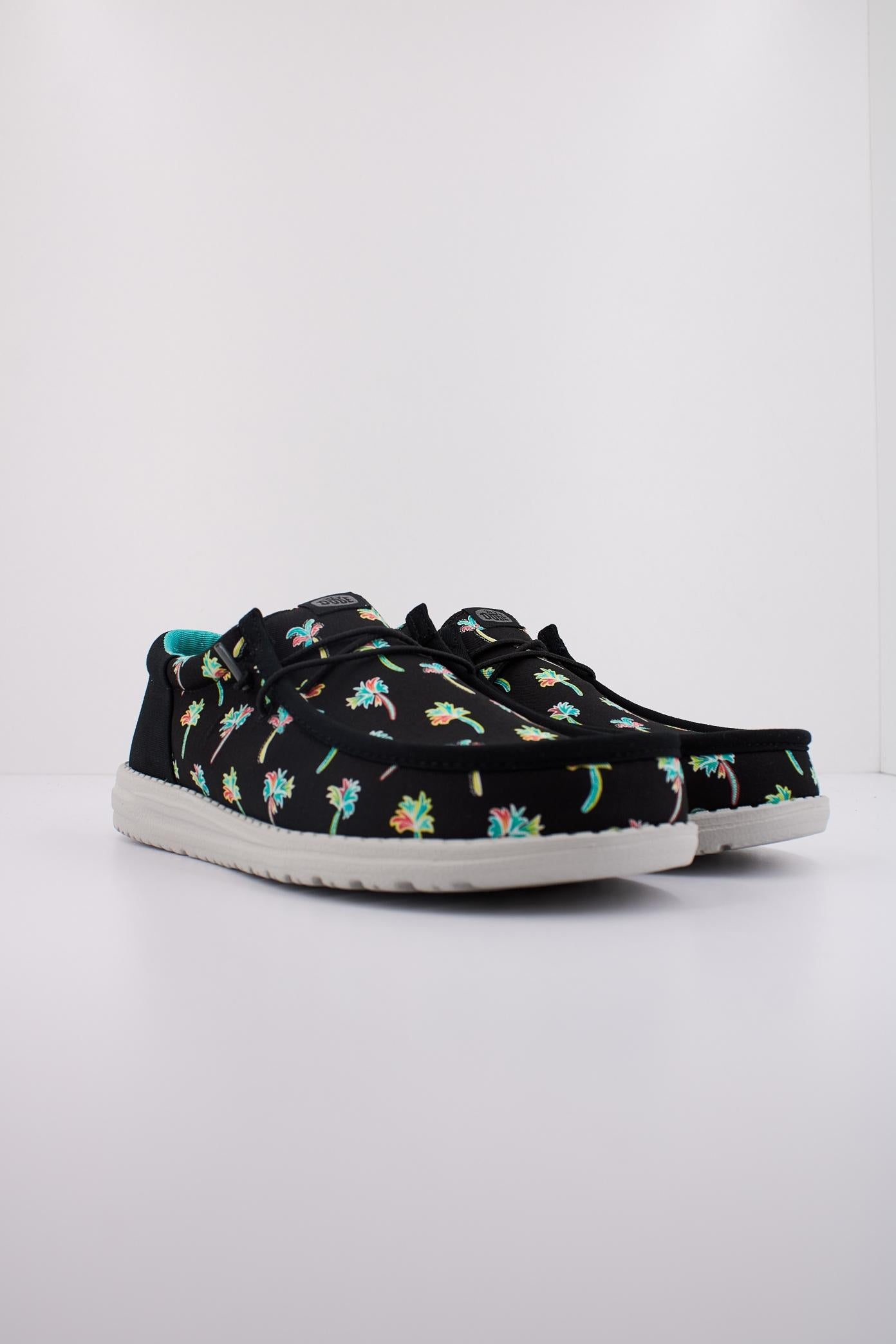 HEY DUDE WALLY FUNK PARTY PALM en color NEGRO (2)