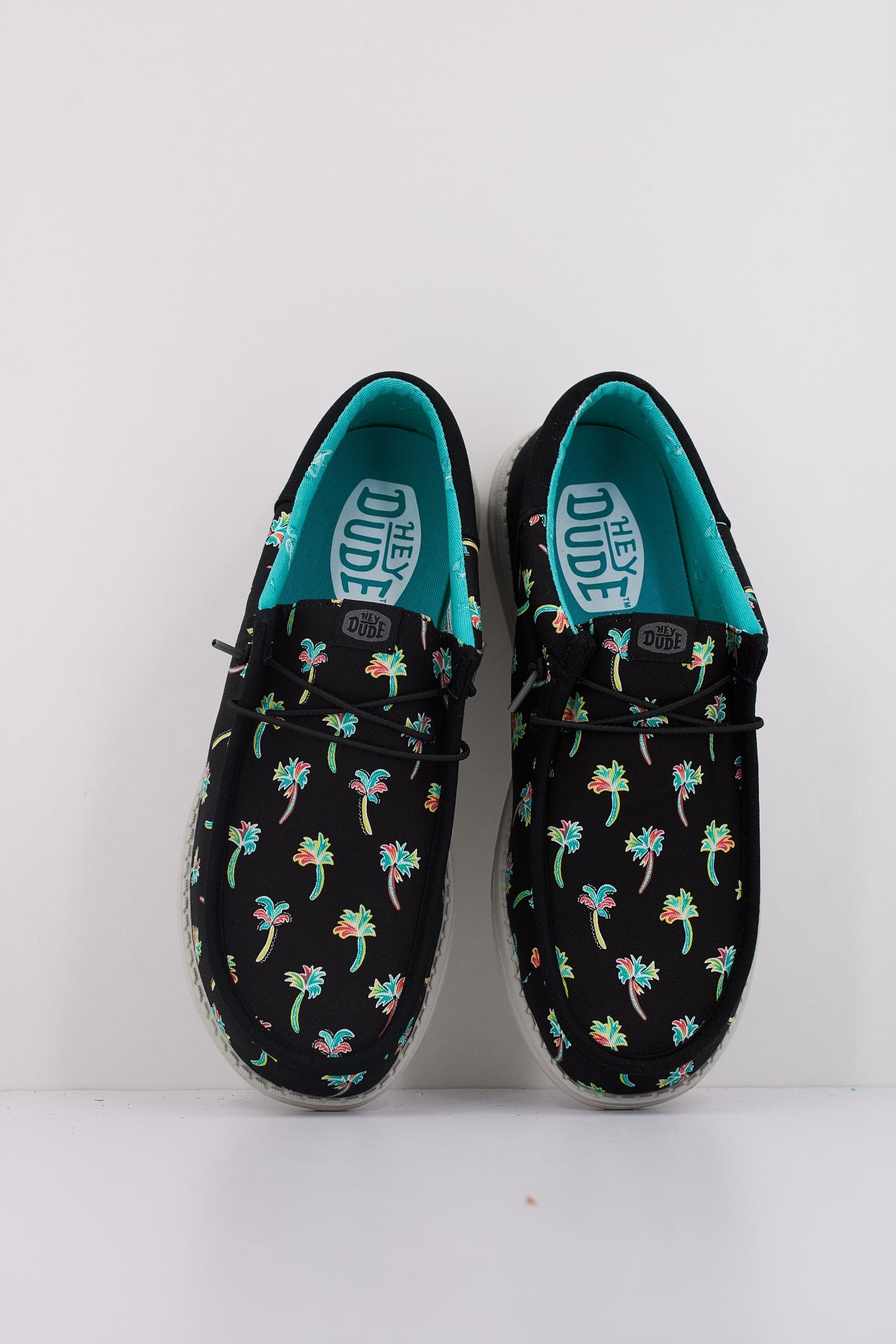 HEY DUDE WALLY FUNK PARTY PALM en color NEGRO (3)