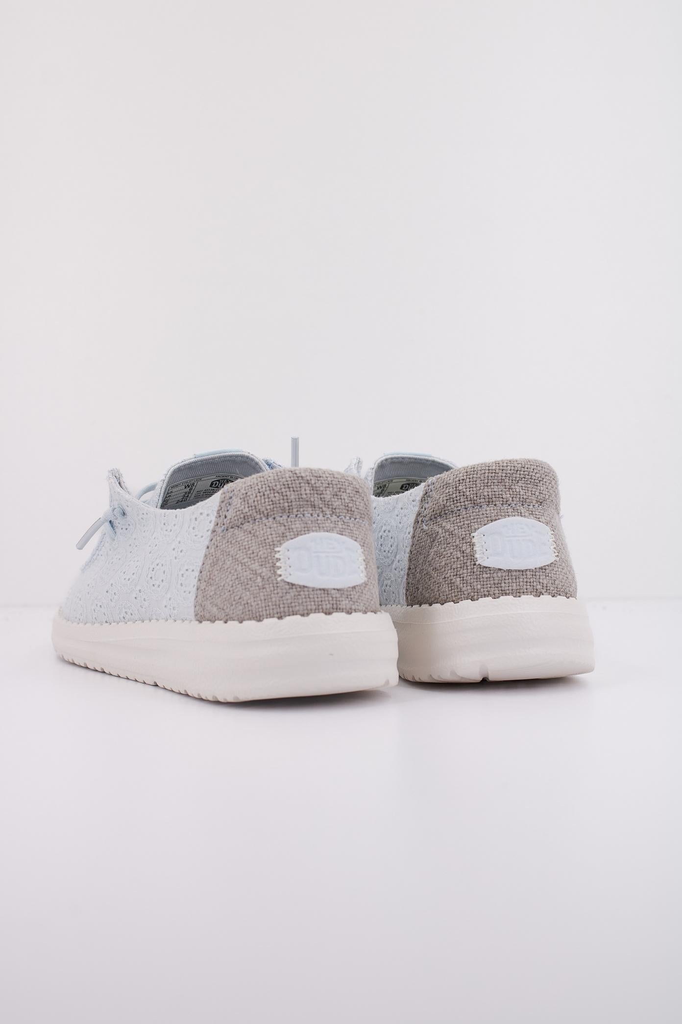HEY DUDE WENDY EYELET LACE en color AZUL (4)