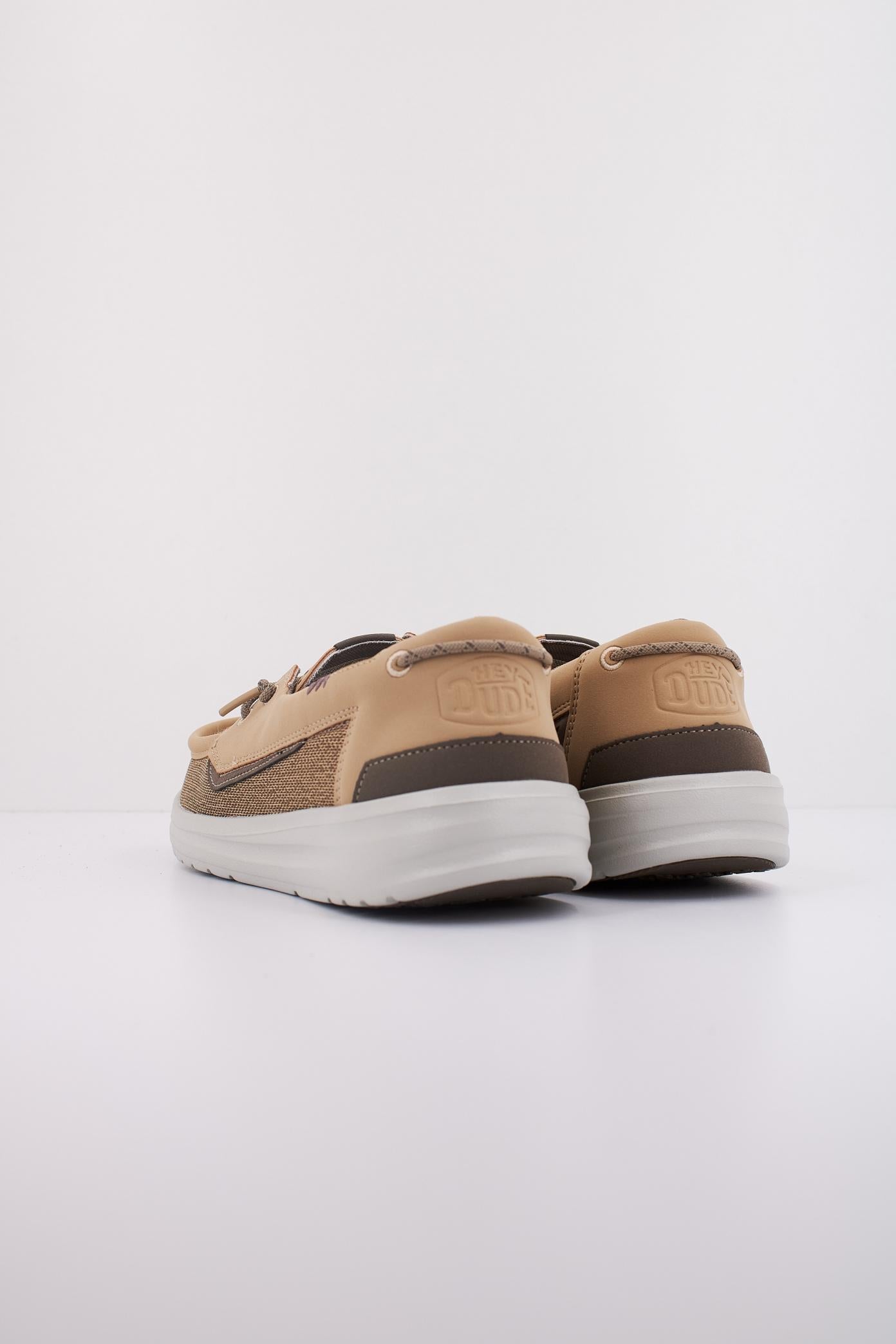 HEY DUDE WEISH GRIP CLASSIC MESH en color MARRON CLARO (4)
