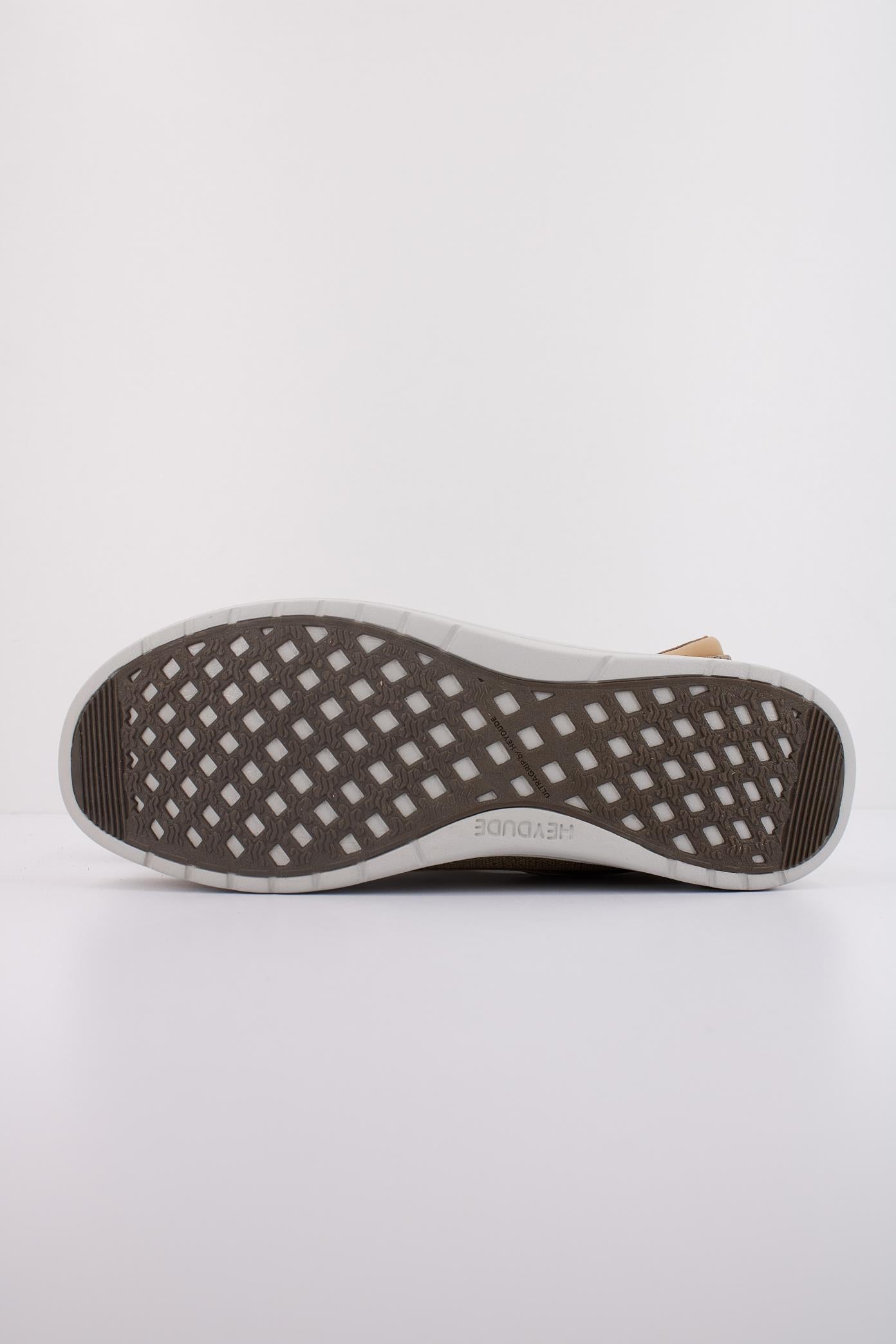 HEY DUDE WEISH GRIP CLASSIC MESH en color MARRON CLARO (5)
