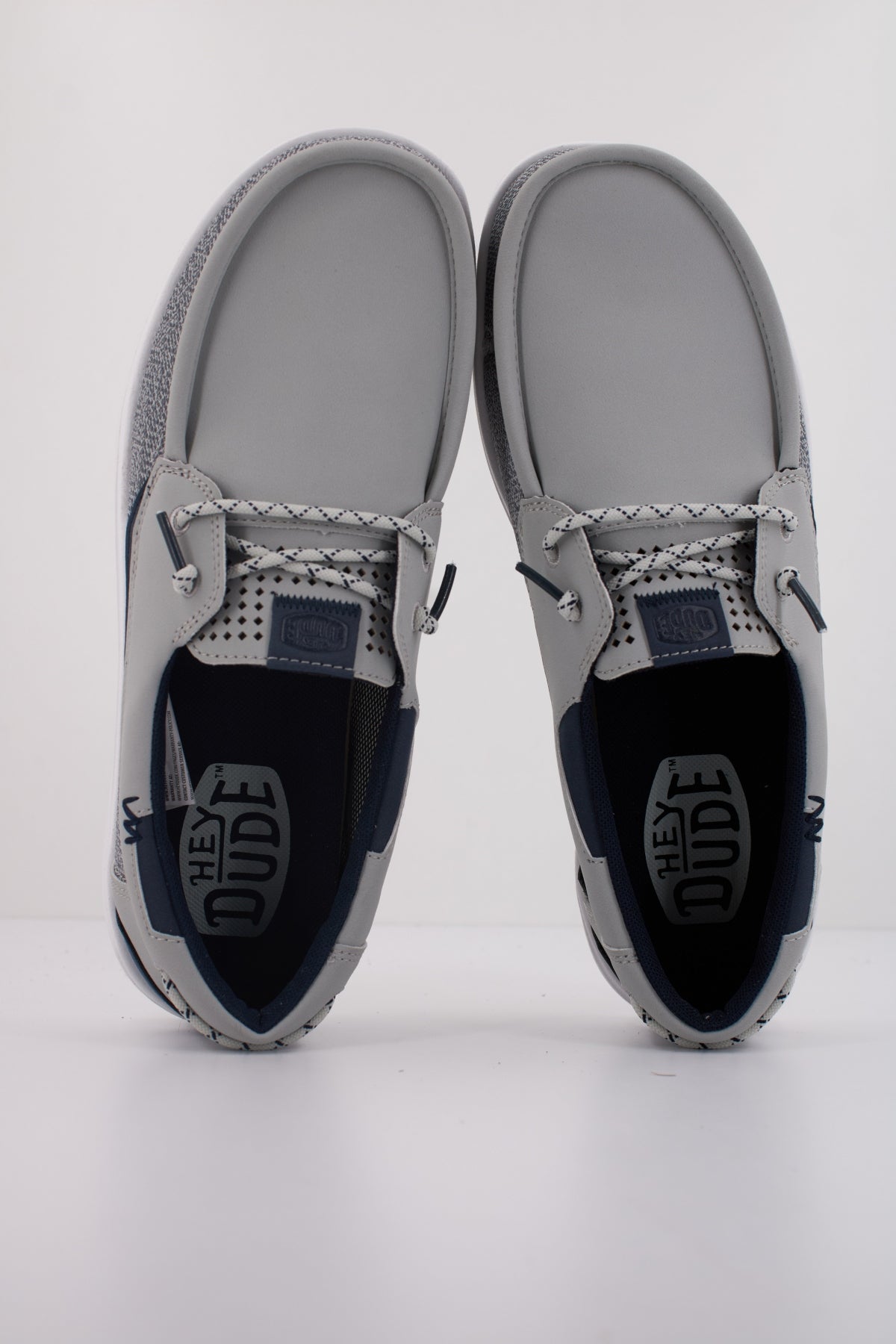 HEY DUDE WEISH GRIP CLASSIC MESH en color GRIS (3)