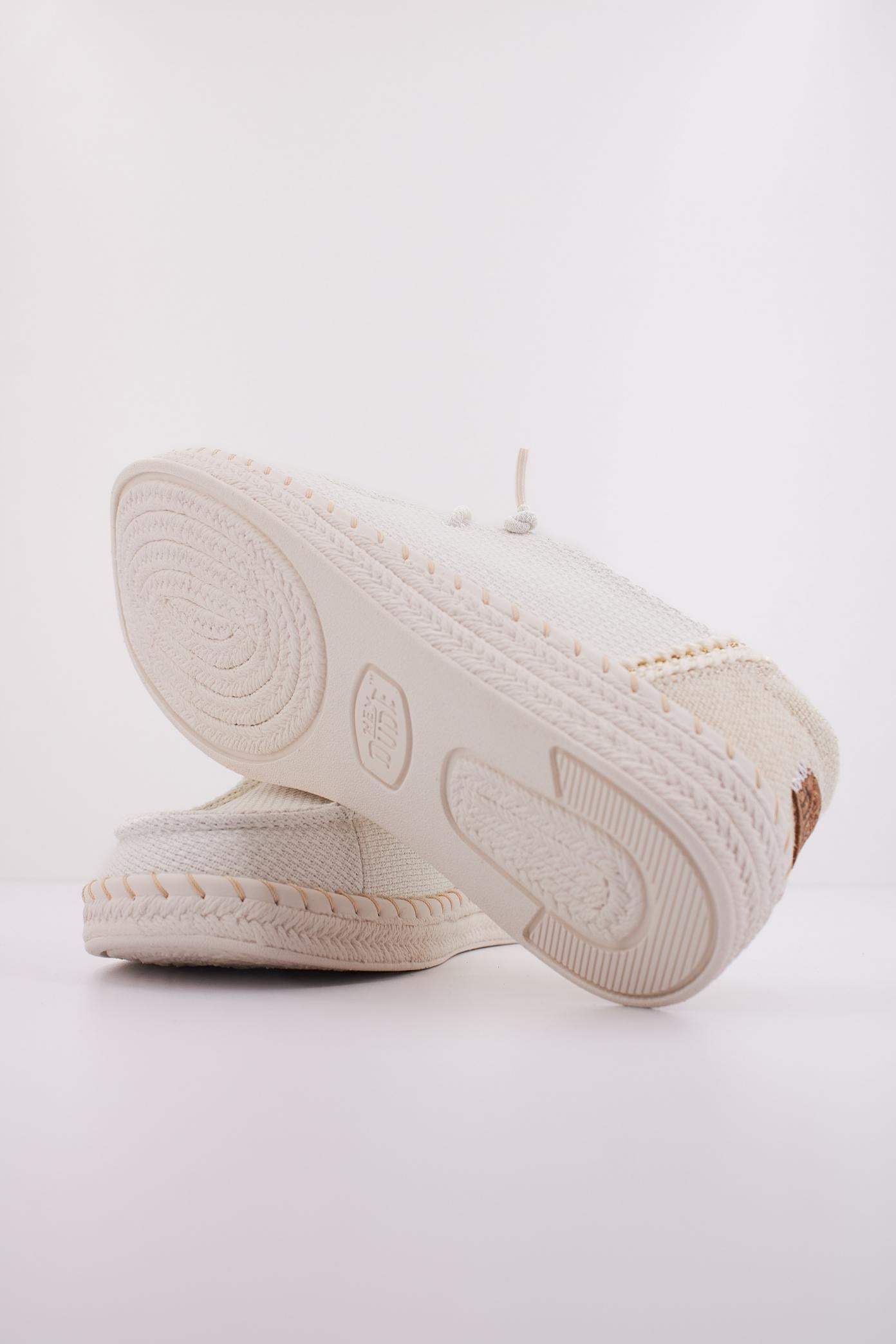 HEY DUDE WENDY ESPADRILLE WOVEN en color BLANCO (5)