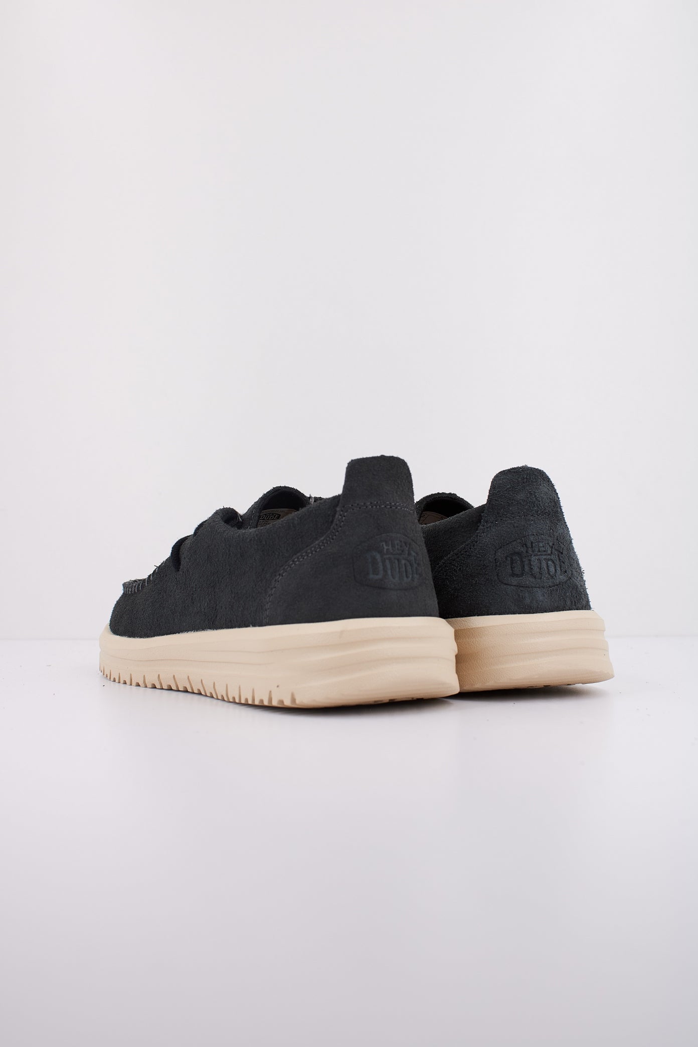 HEY DUDE NXT MOC en color GRIS (4)