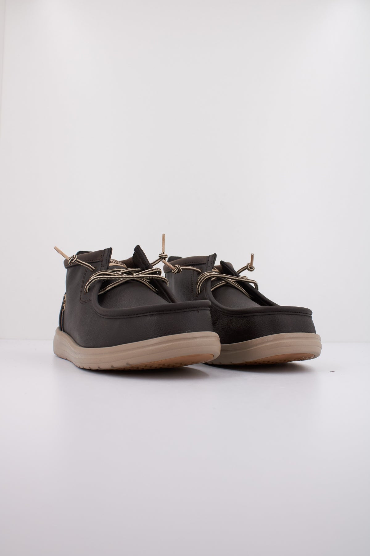 HEY DUDE WALLY MID GRIPR CLASSIC en color MARRON (2)