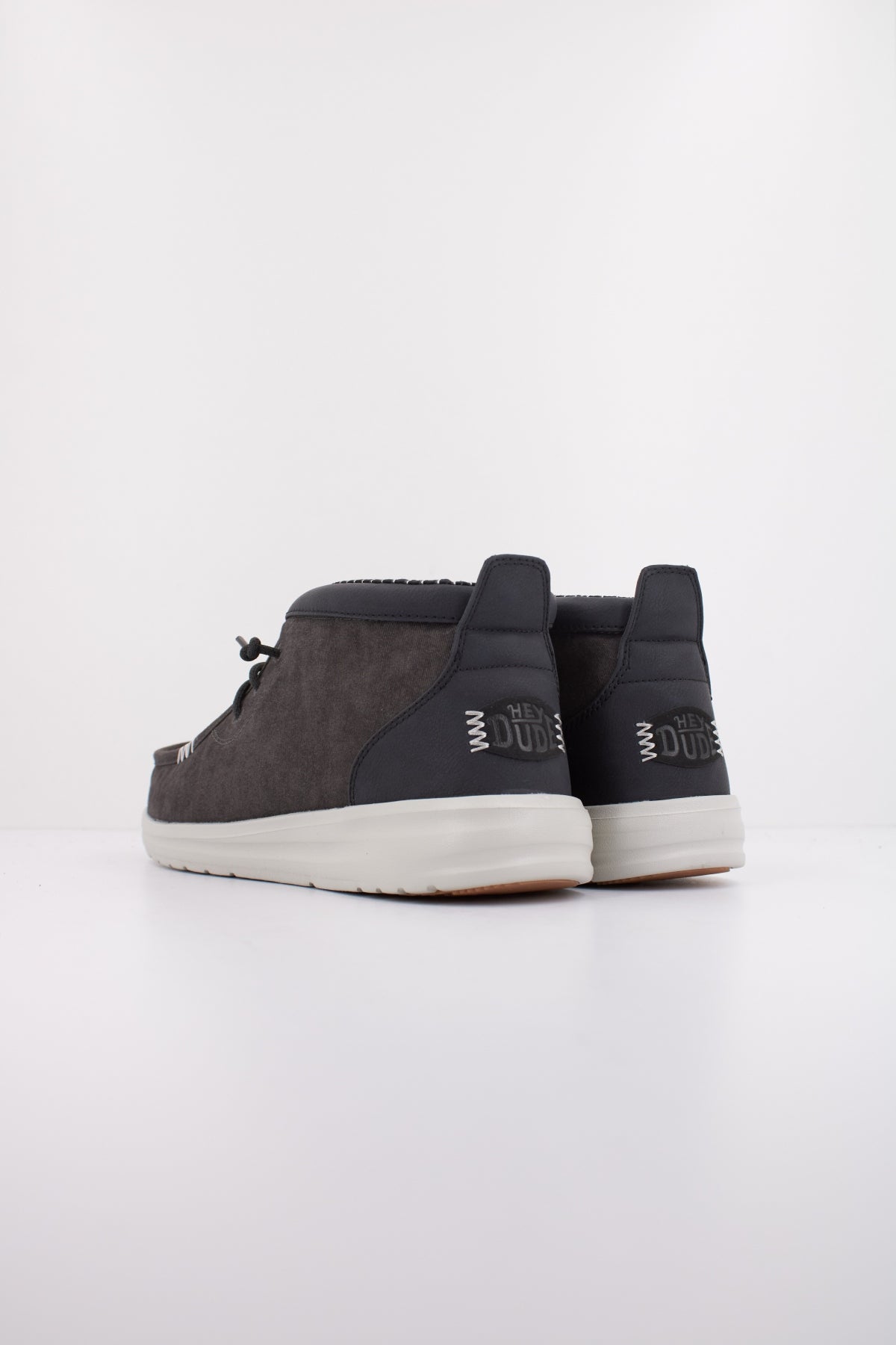 HEY DUDE WALLY MID GRIPR VIN CLAS en color NEGRO (4)