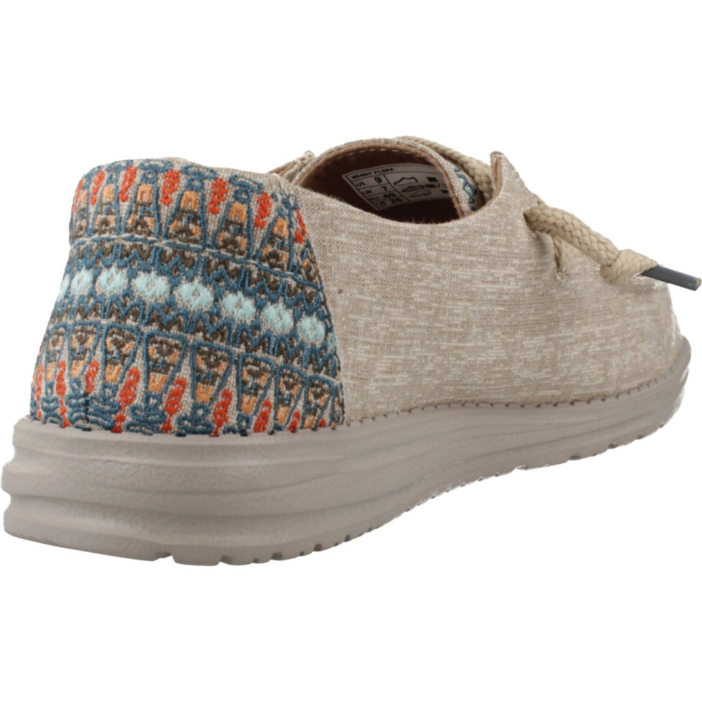 HEY DUDE WENDY FLORA SUNFLOWER en color BEIS (3)