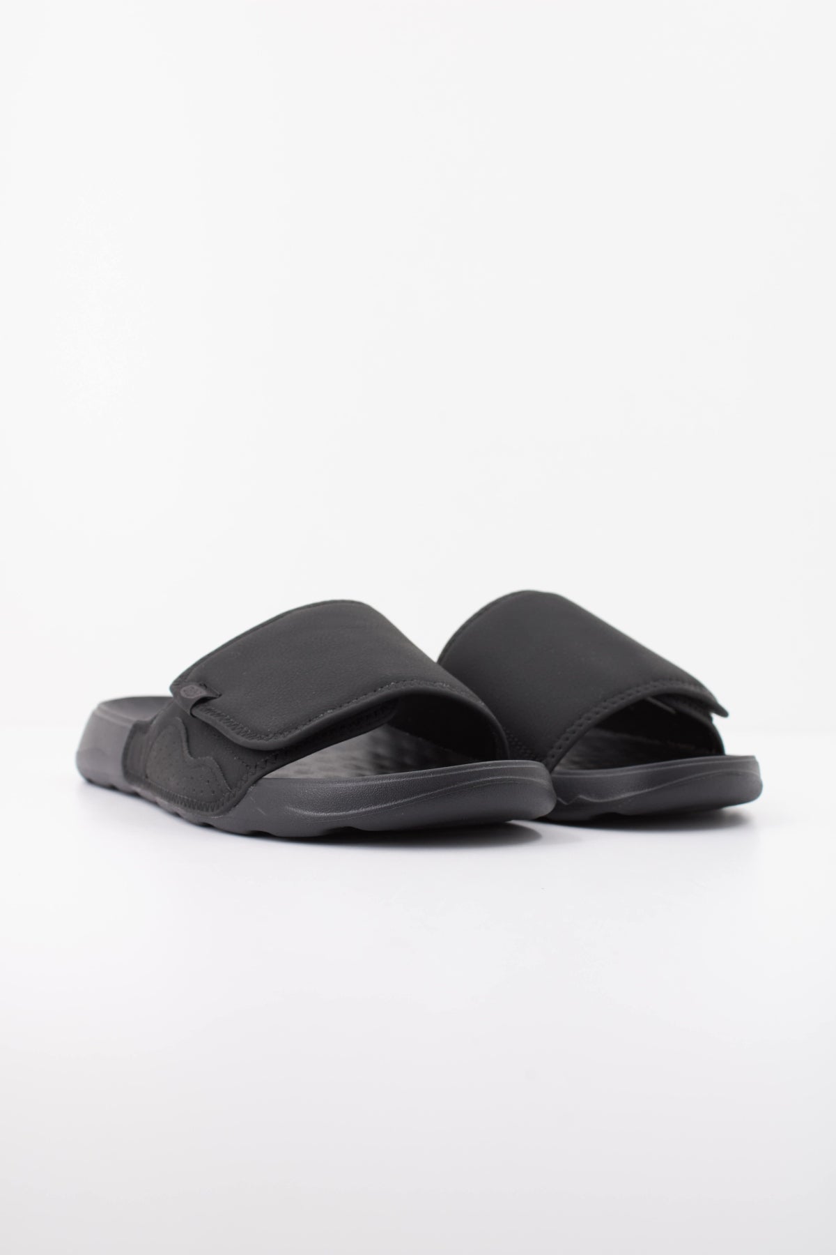 HEY DUDE SHORE SLIDE CLASSIC en color NEGRO (2)