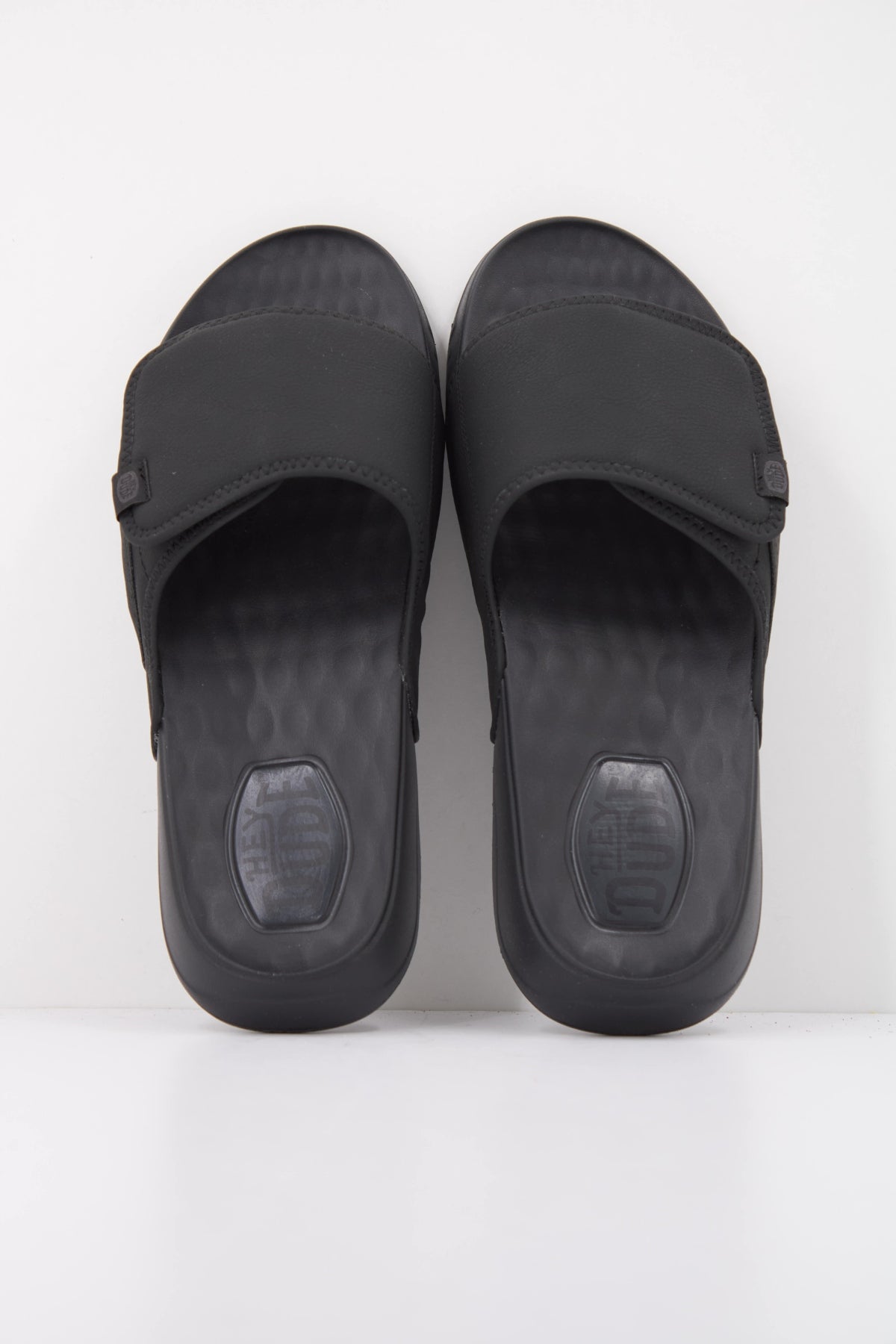 HEY DUDE SHORE SLIDE CLASSIC en color NEGRO (3)