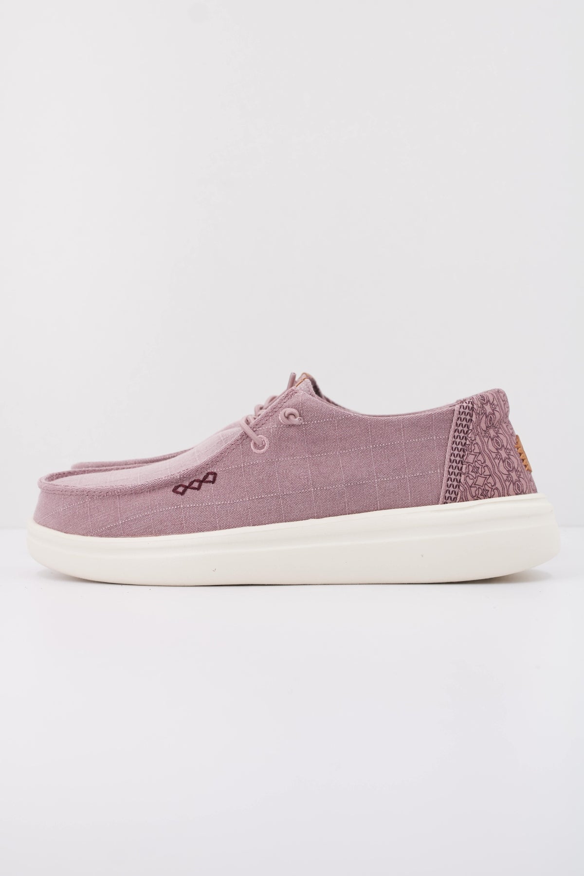 HEY DUDE WENDY RISE CHAMBRAY GRID en color ROSA (1)
