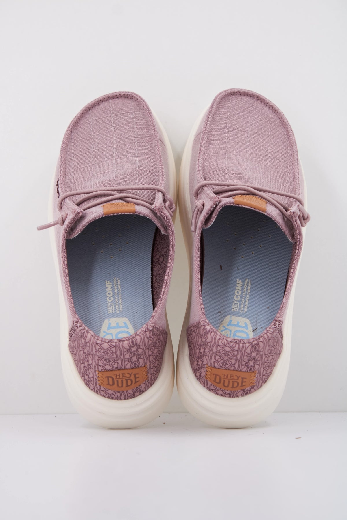 HEY DUDE WENDY RISE CHAMBRAY GRID en color ROSA (3)