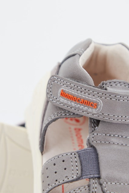 BIOMECANICS en color GRIS (4)