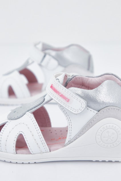 BIOMECANICS en color BLANCO (4)
