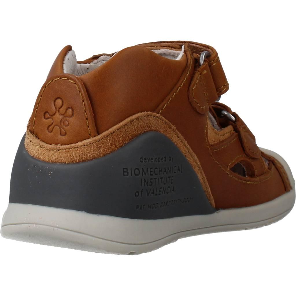 BIOMECANICS B en color MARRON CLARO (3)