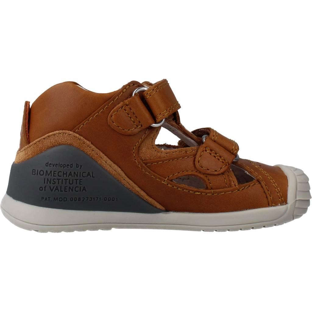 BIOMECANICS B en color MARRON CLARO (4)