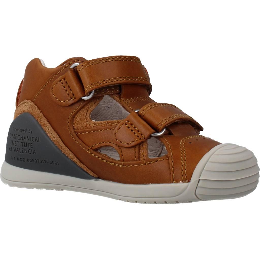 BIOMECANICS B en color MARRON CLARO (5)