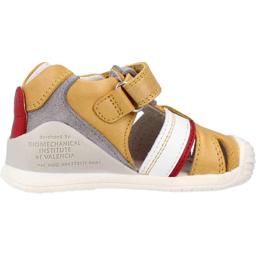 BIOMECANICS B en color MARRON CLARO (4)
