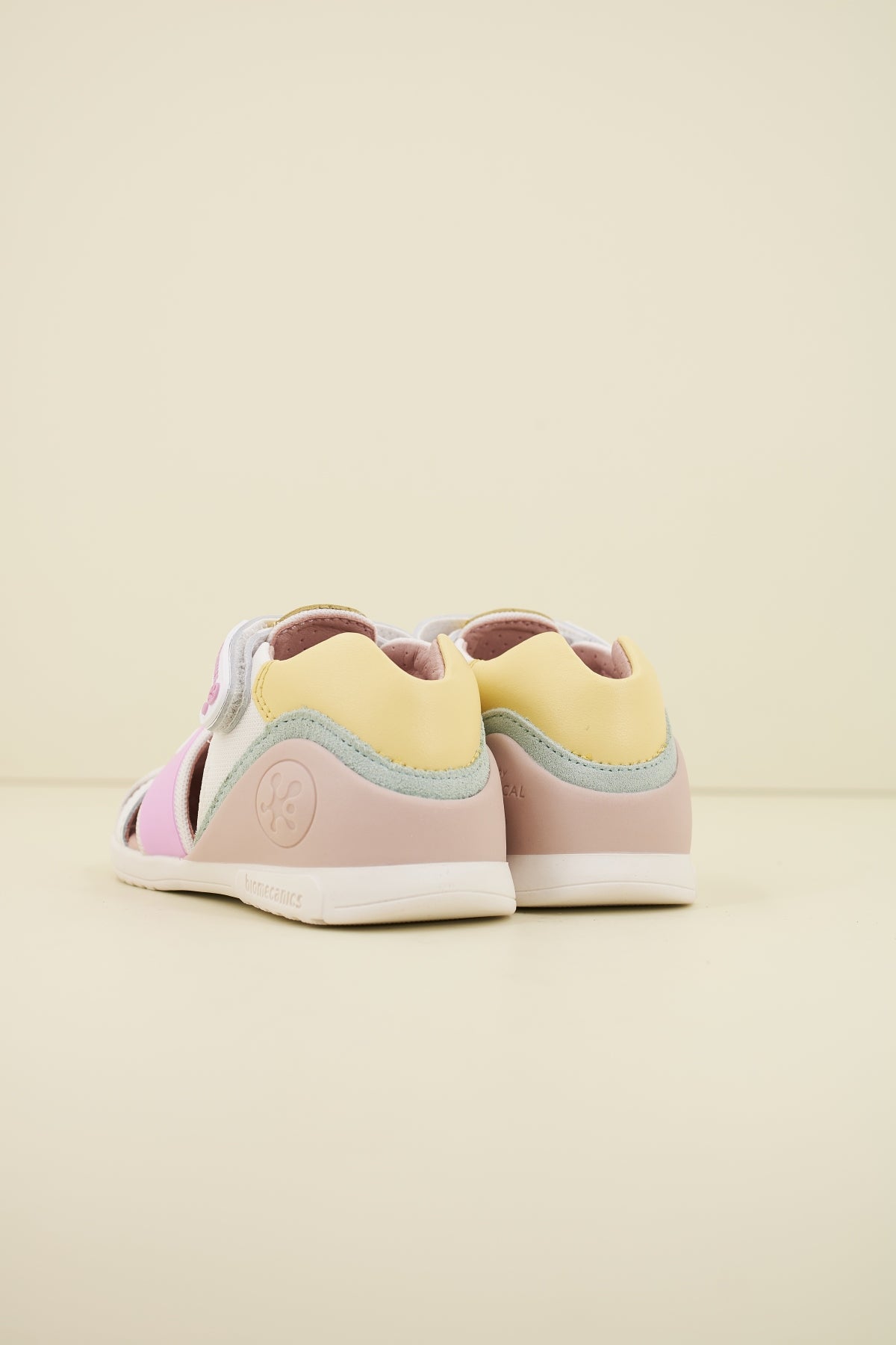 BIOMECANICS B en color BLANCO (3)