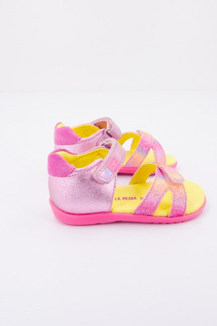 AGATHA RUIZ DE LA PRADA en color ROSA (2)